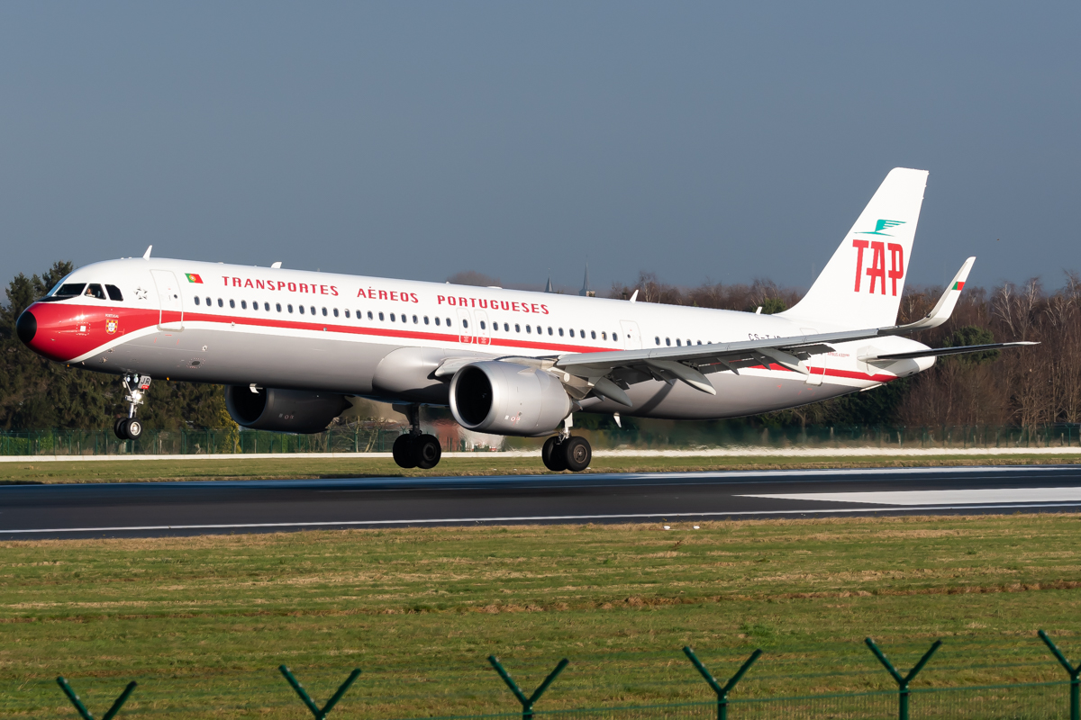 Full size: TAP Air Portugal Airbus A321NEO CS-TJR at Brussels Airport
