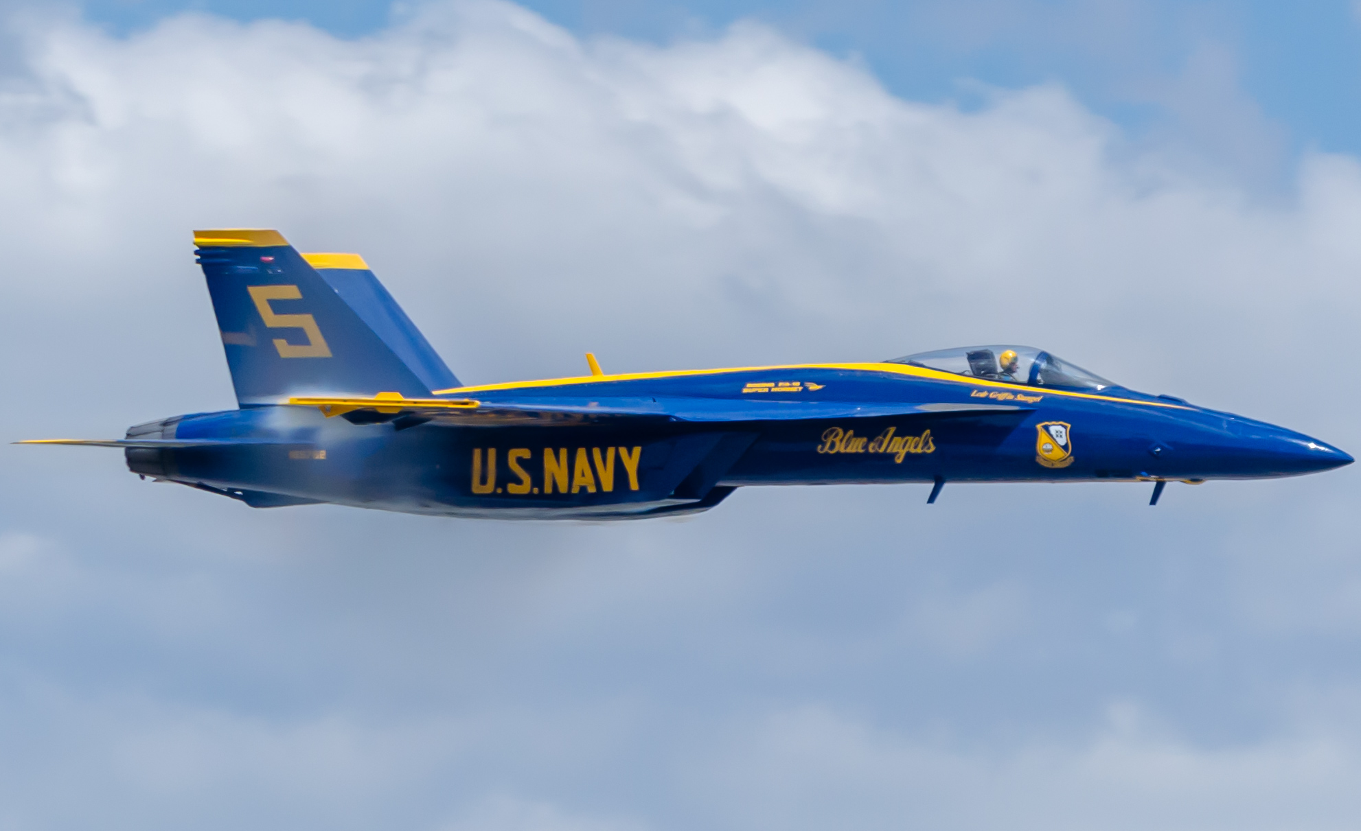 Full size: Blue Angels Boeing F/A-18E/F Super Hornet 165782 at NAS Pensacola