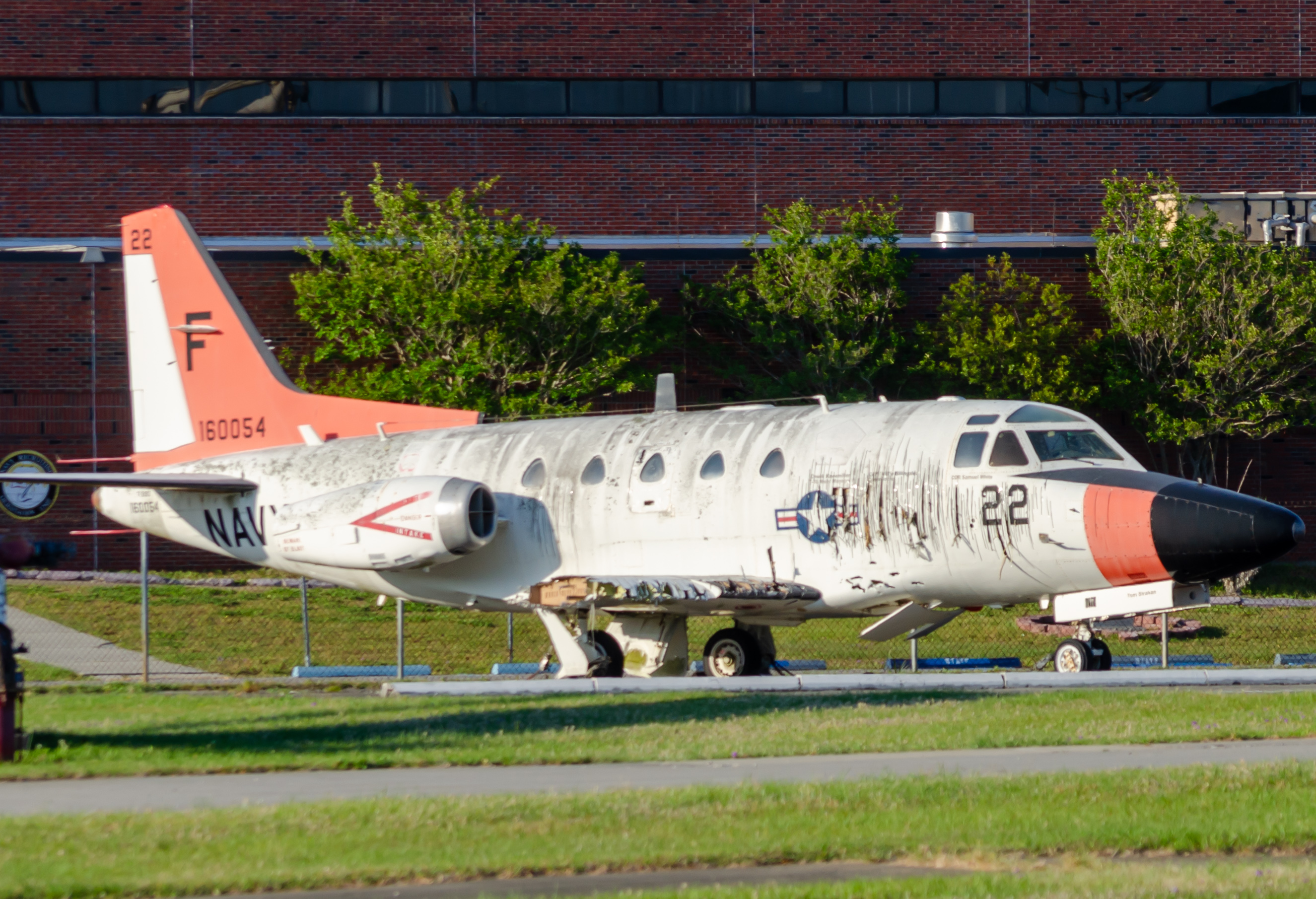 Full size: USN - United States Navy North American T-39 Rockwell 160054 at 