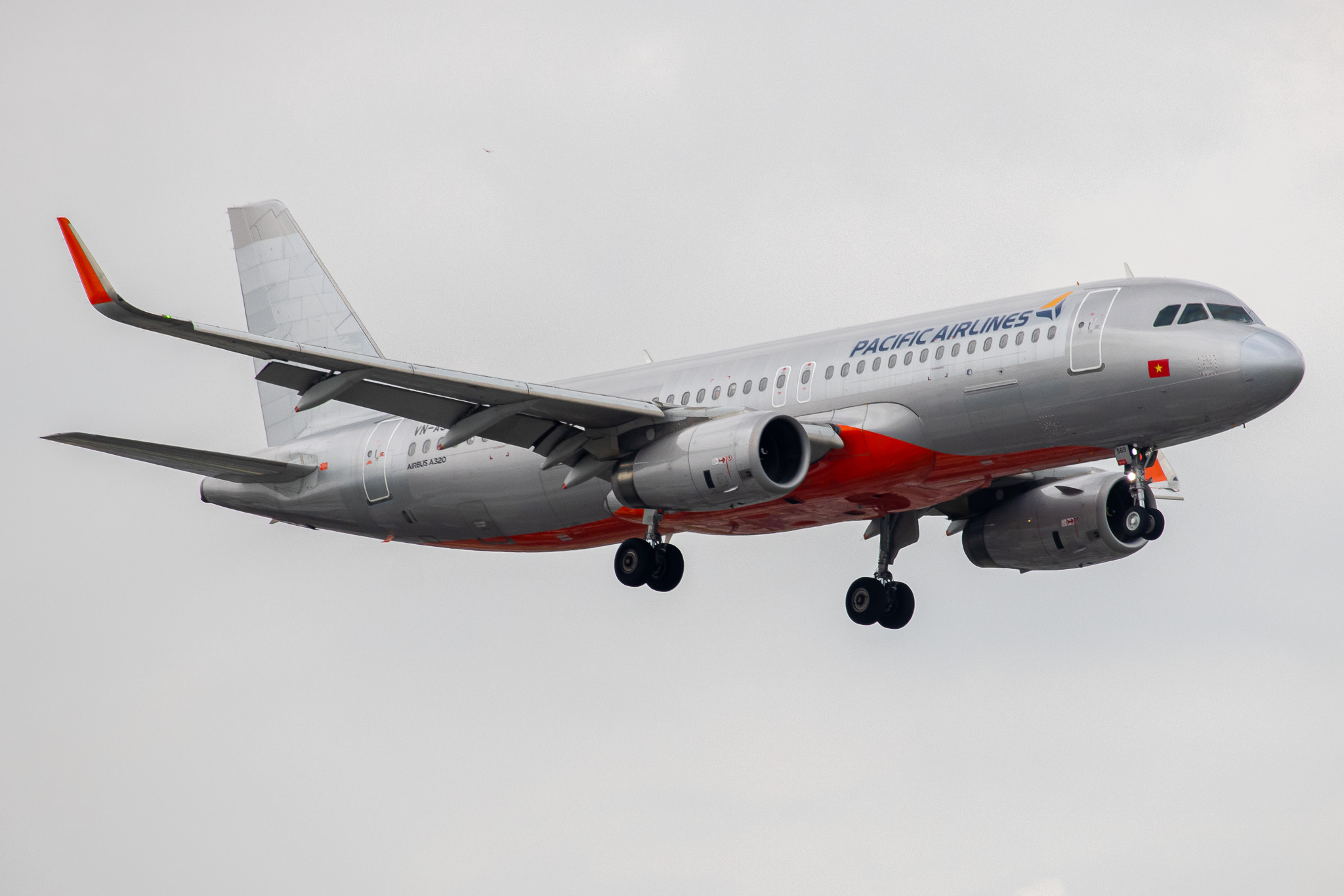 Full size: Pacific Airlines Airbus A320 VN-A569 at Tan Son Nhat International Airport