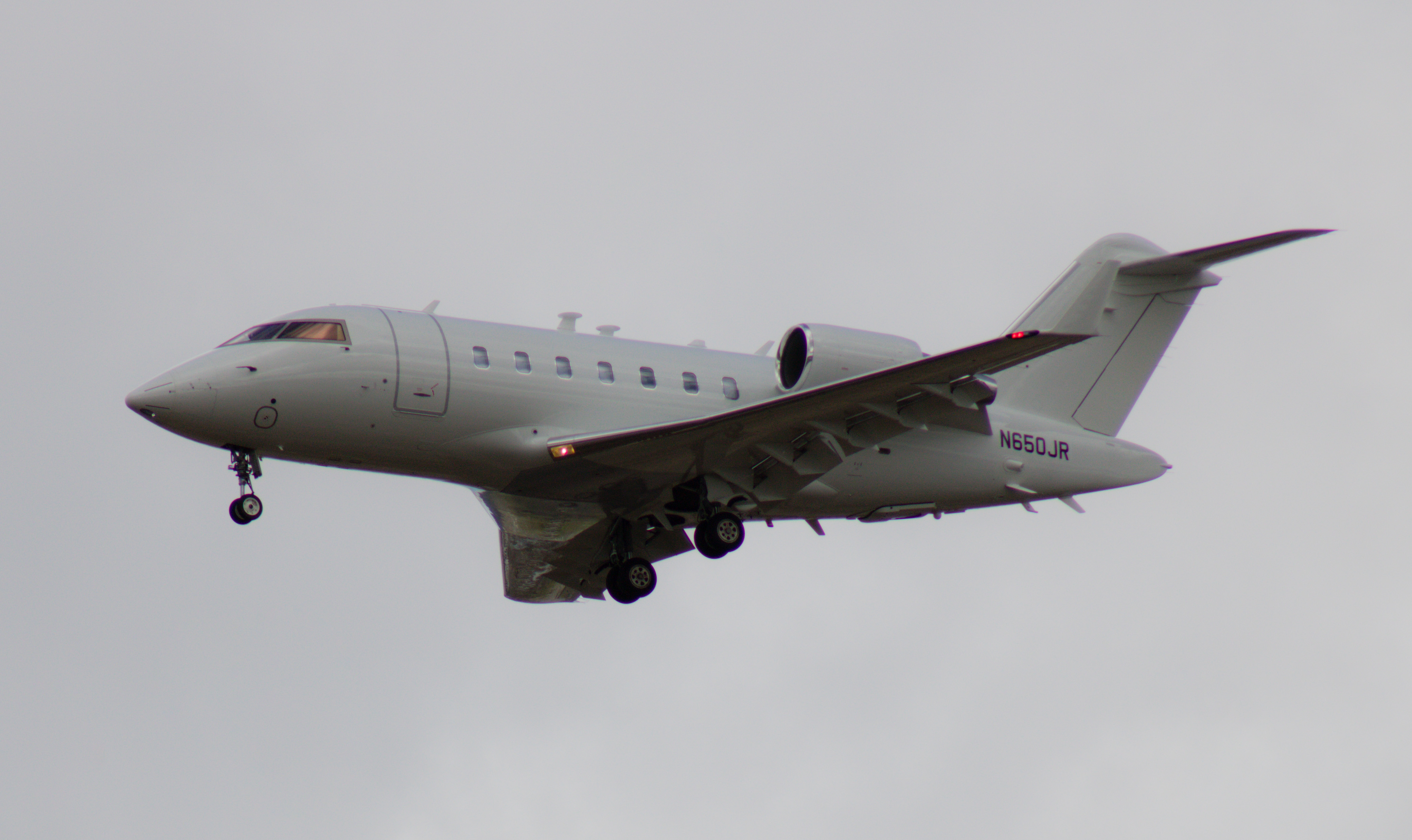 Full size: PRIVATE Bombardier Challenger 650 N650JR at Boise Air Terminal/Gowen Field