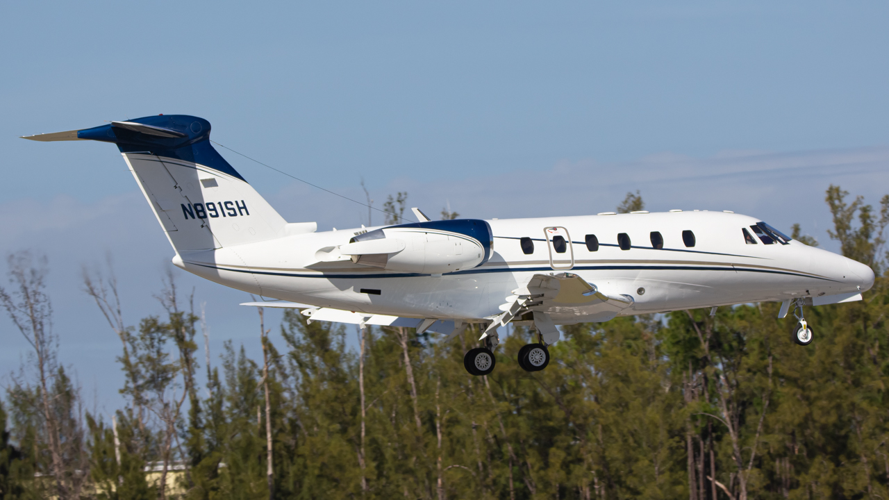 Full size: PRIVATE Cessna CItation VI N891SH at Naples Municipal Airport