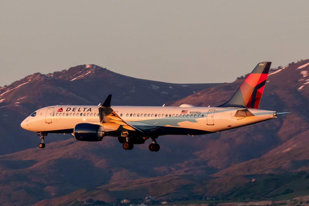 Full size: Delta Airlines Airbus A220-300 N309DU at Salt Lake City International Airport