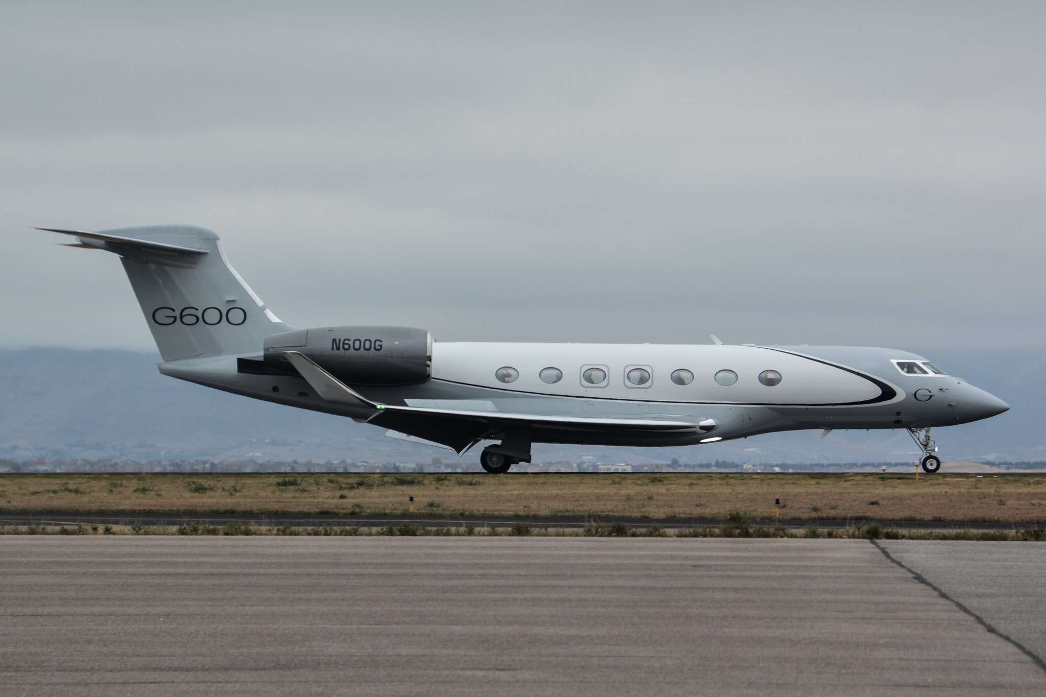 Full size: Gulfstream Aerospace Gulfstream G600 N600G at Rocky Mountain Metro Airport
