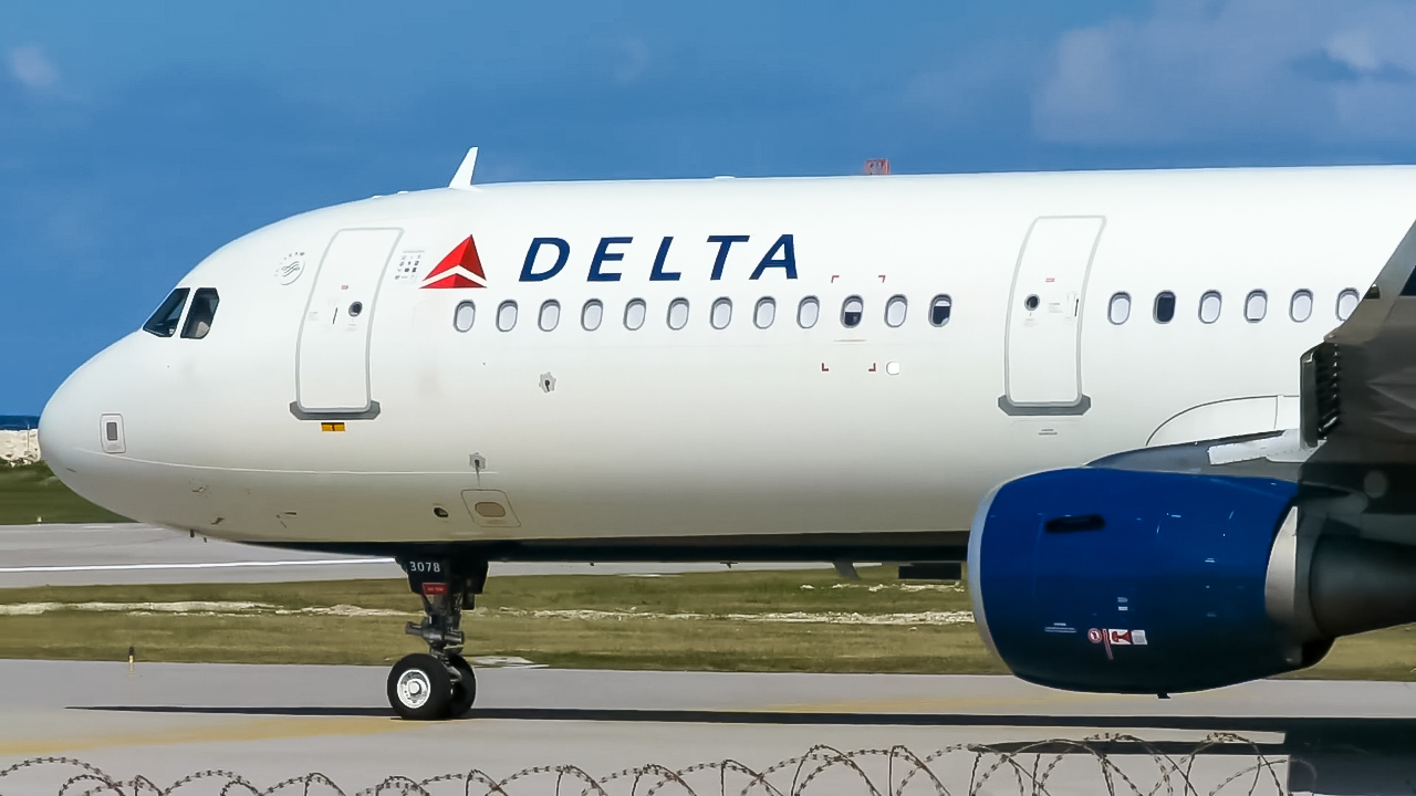 Full size: Delta Airlines Airbus A321-200 N378DN at Montego Bay Sangster International Airport