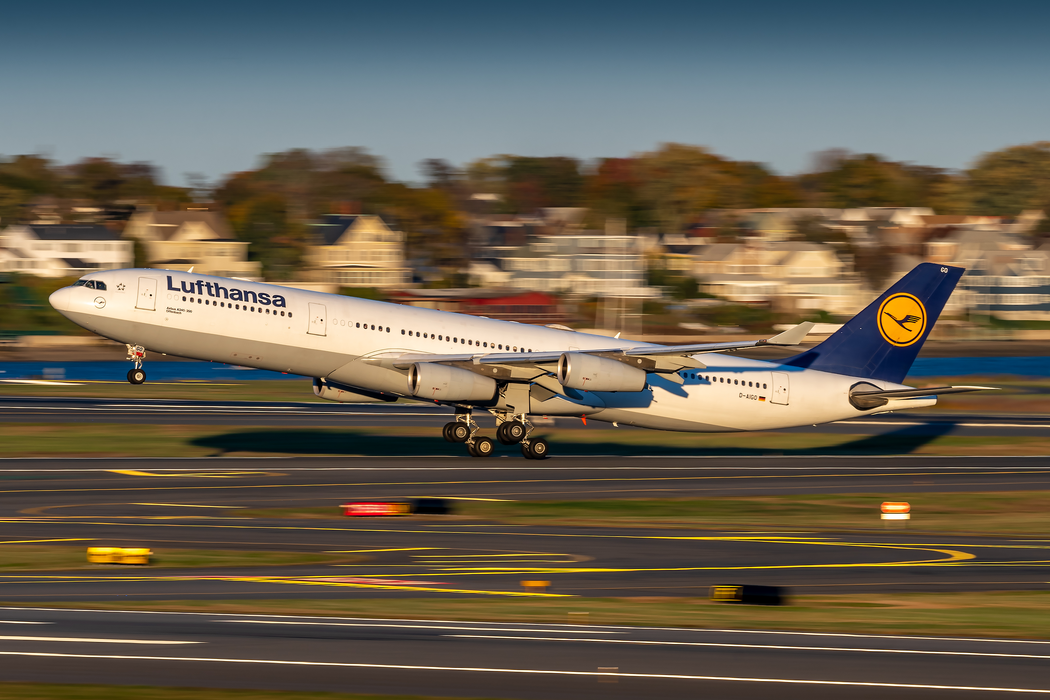 Full size: Lufthansa Airbus A340-300 D-AIGO at General Edward Lawrence Logan International Airport