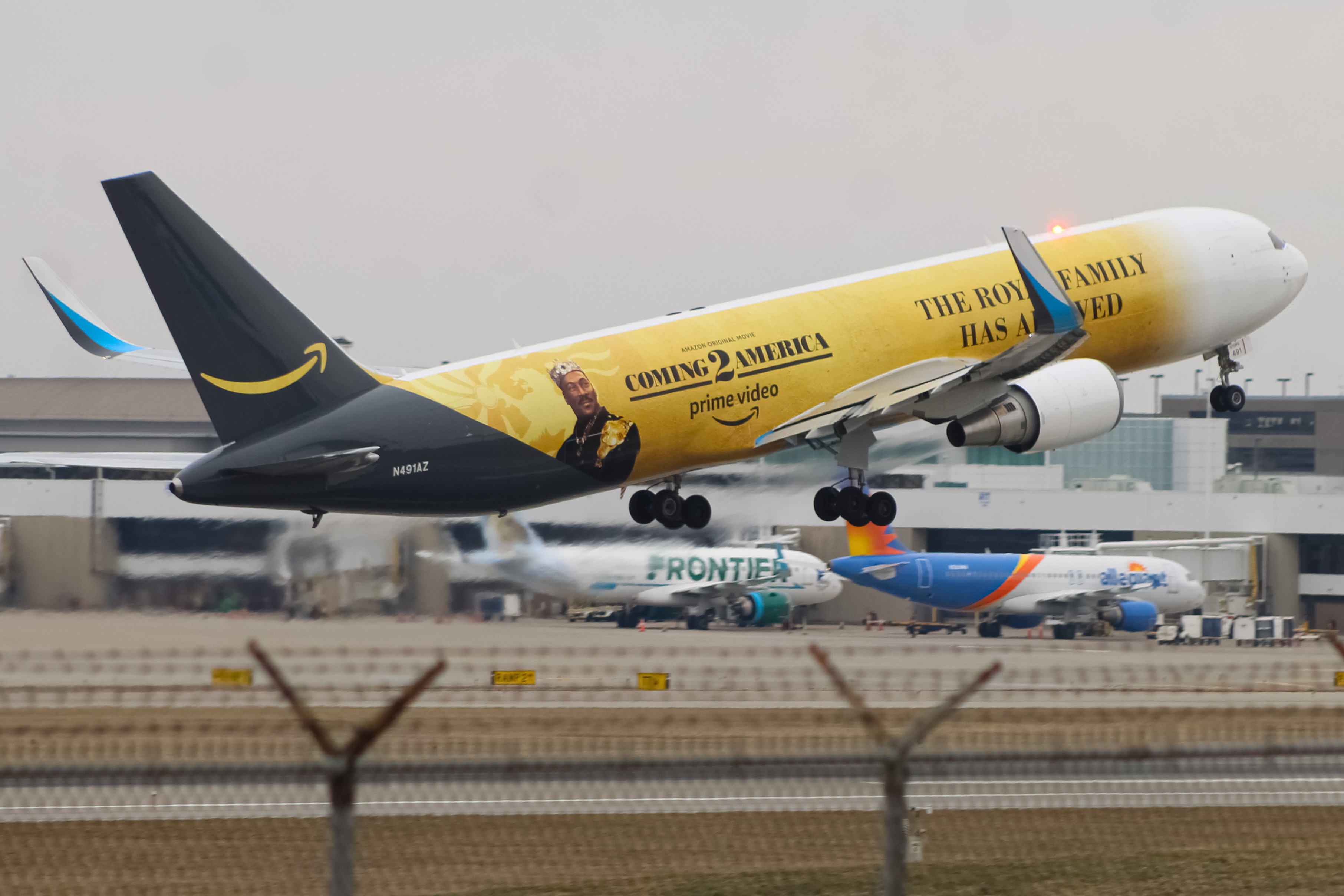 Full size: Air Transport International Boeing 767-300F N491AZ at Cincinnati/Northern Kentucky International Airport