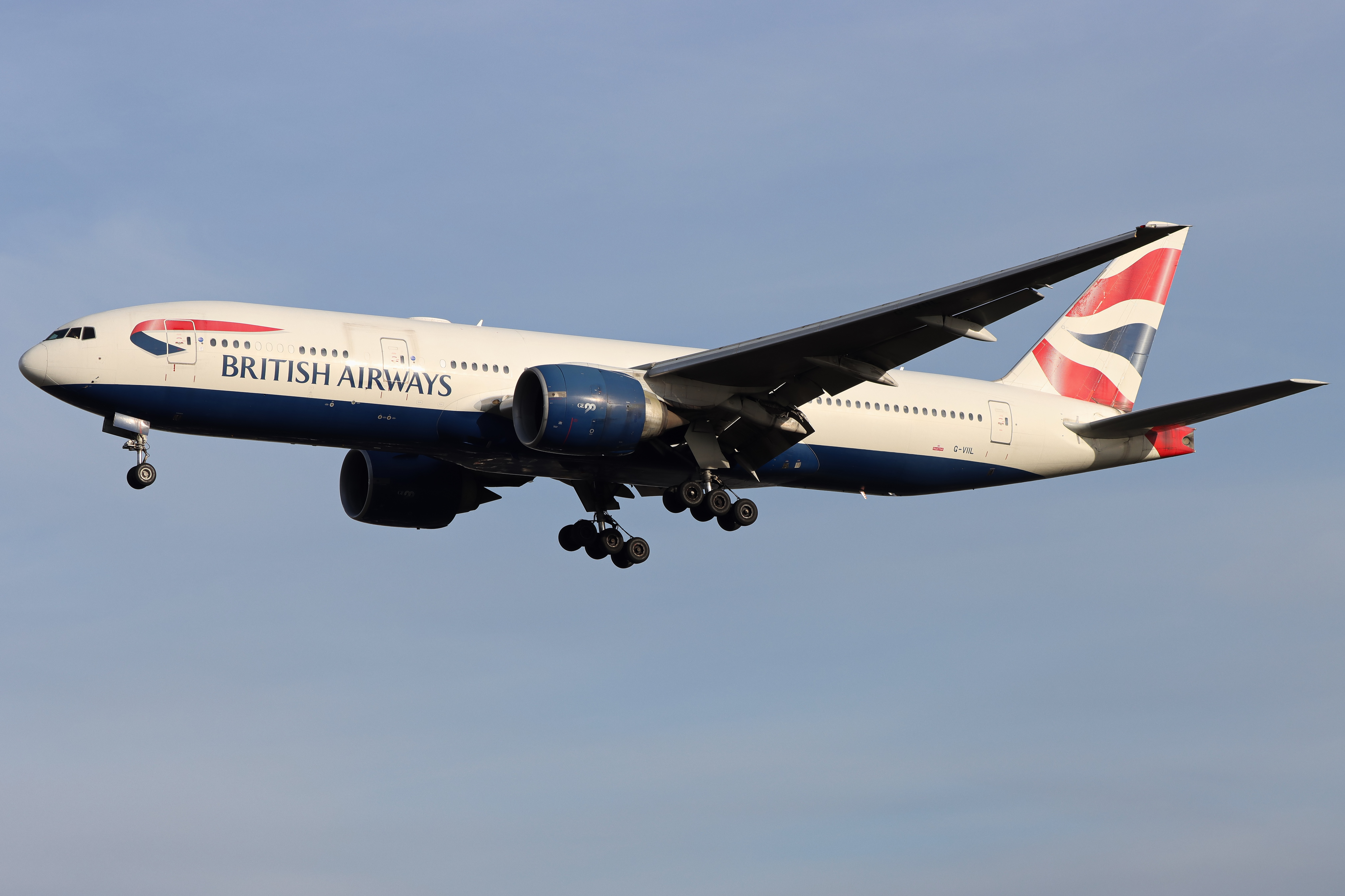 Full size: British Airways Boeing 777-200ER G-VIIL at London Heathrow International Airport
