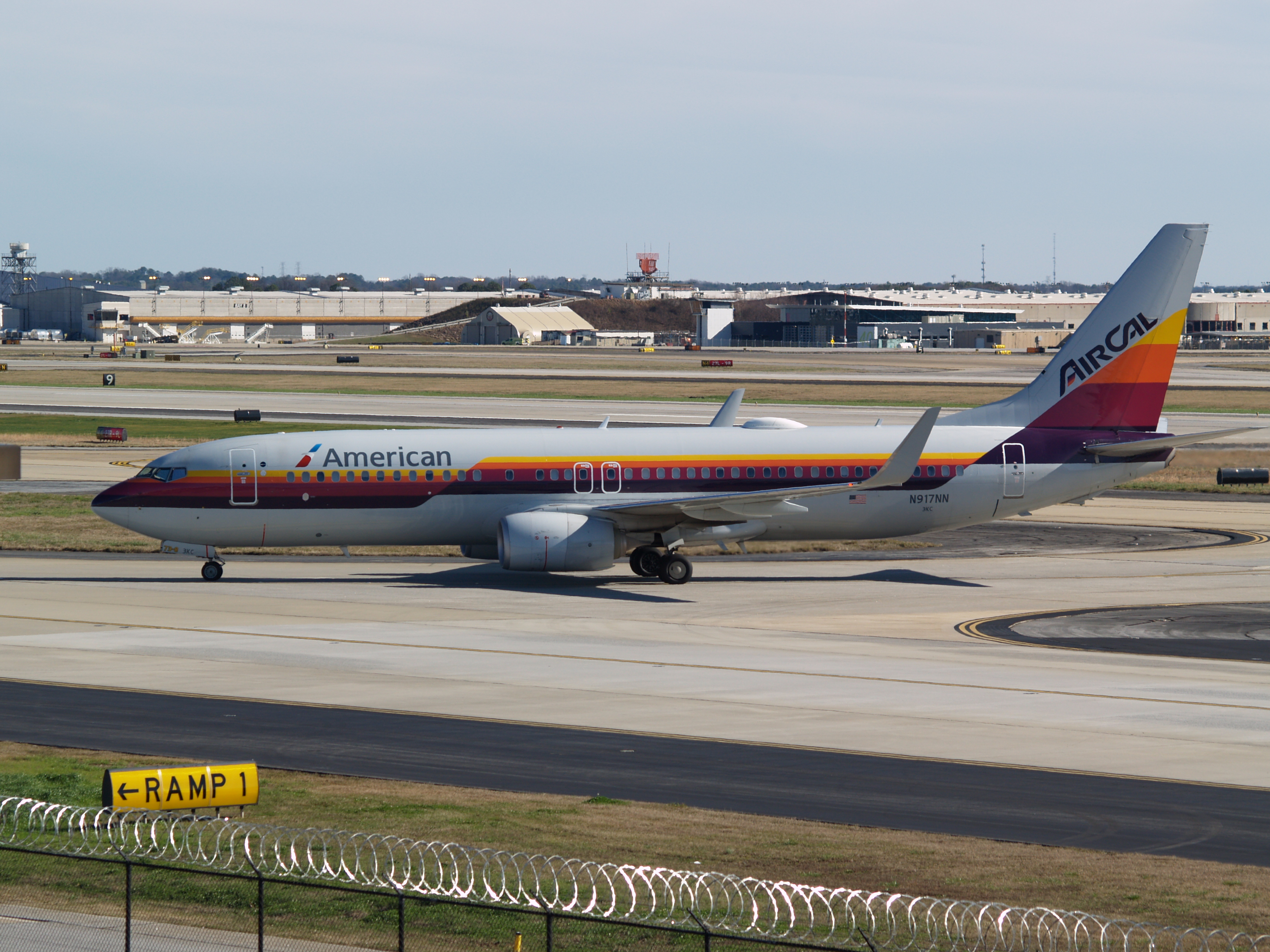 Full size: American Airlines  737-800 N917WN at Hartsfield-Jackson Atlanta International Airport