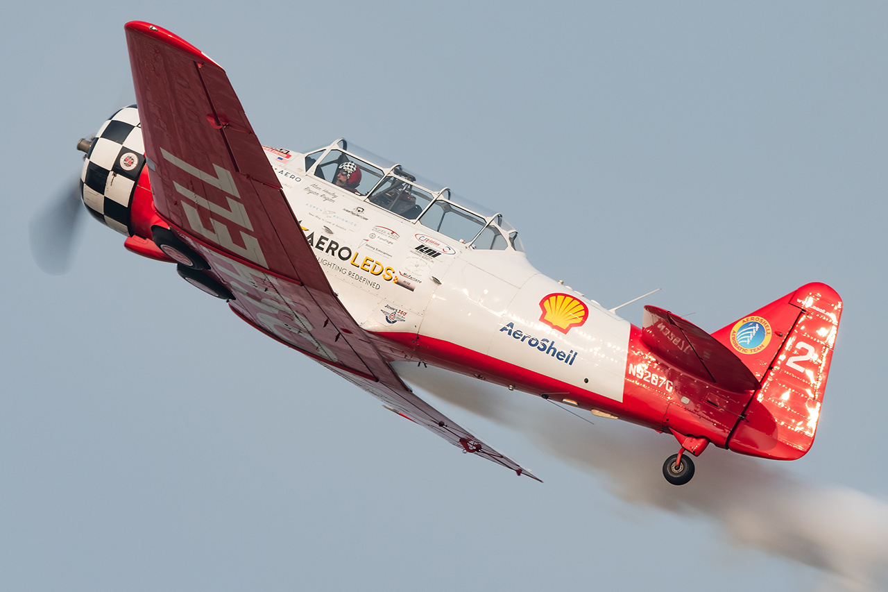 Full size: PRIVATE North American T-6 Texan N3267G at Wittman Regional Airport