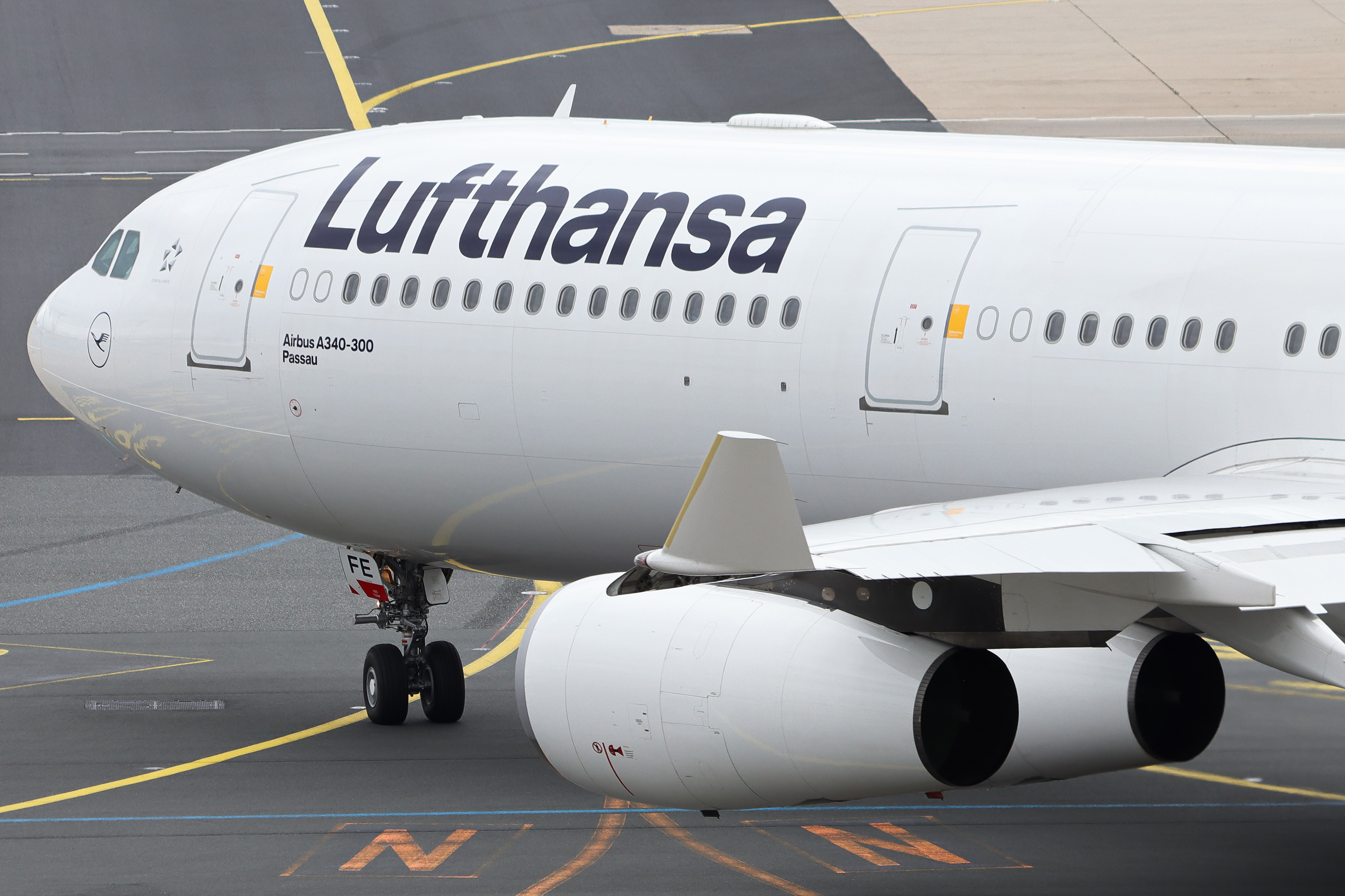 Full size: Lufthansa Airbus A340-300 D-AIFE at Frankfurt International Airport