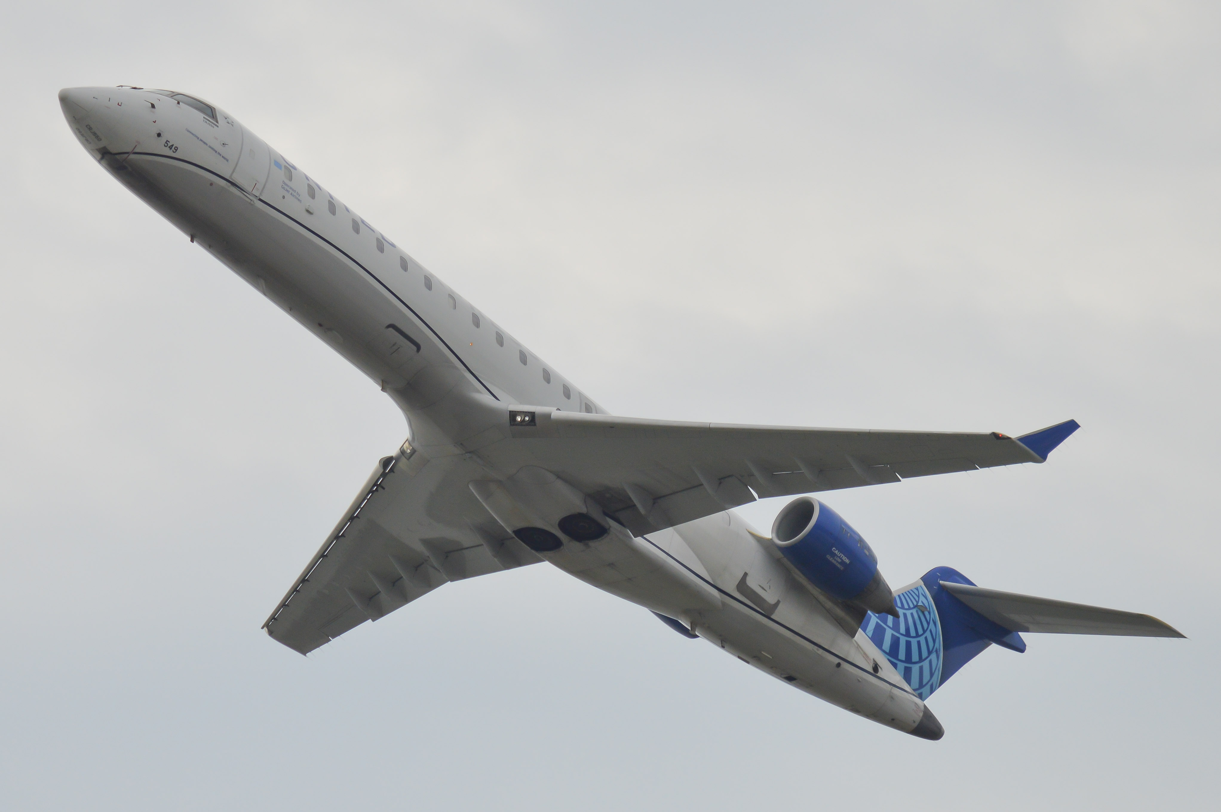 Full size: United Express Mitsubishi CRJ-550 N549GJ at Ronald Reagan National Airport