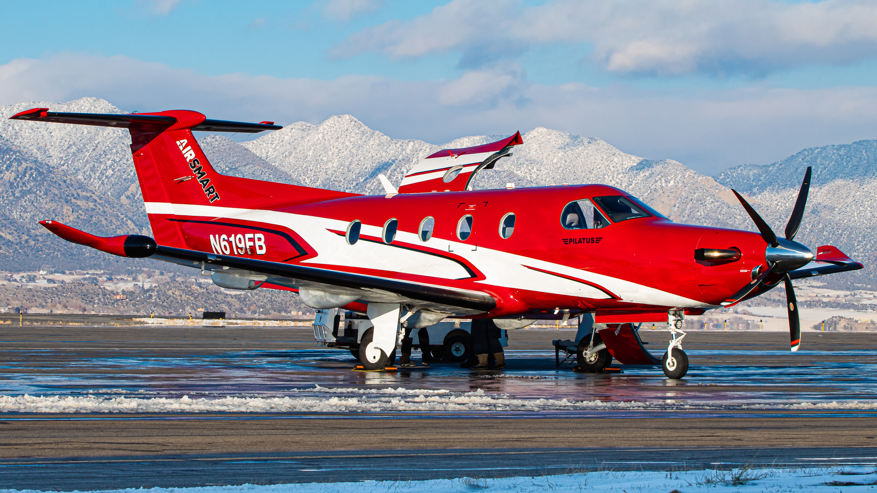 Full size: PRIVATE Pilatus PC-12 N619FB at Rifle Garfield County Airport