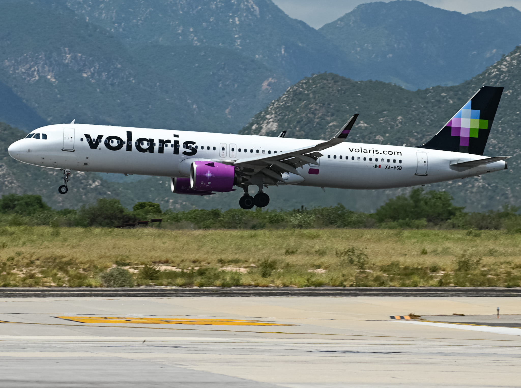 Full size: Volaris Airbus A321NEO XA-VSB at San Jose del Cabo Los Cabos International Airport