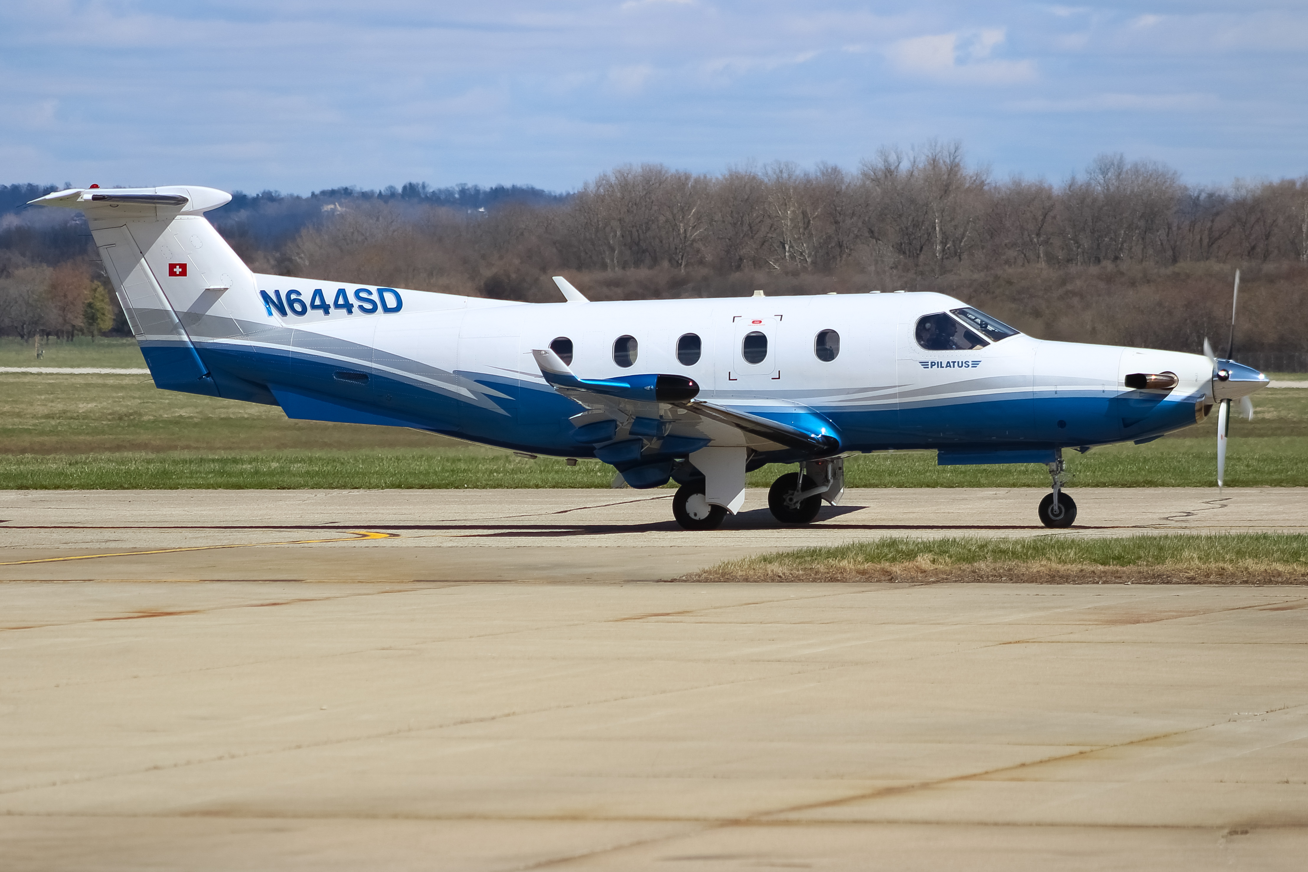 Full size: Aero Tech Pilatus Pc-12 N644SD at Cincinnati Municipal Airport/Lunken Field