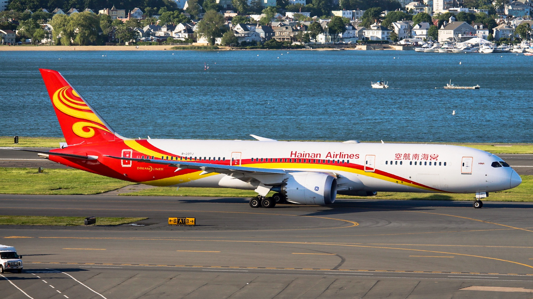 Full size: Hainan Airlines  Boeing 787-9 B-207J at General Edward Lawrence Logan International Airport