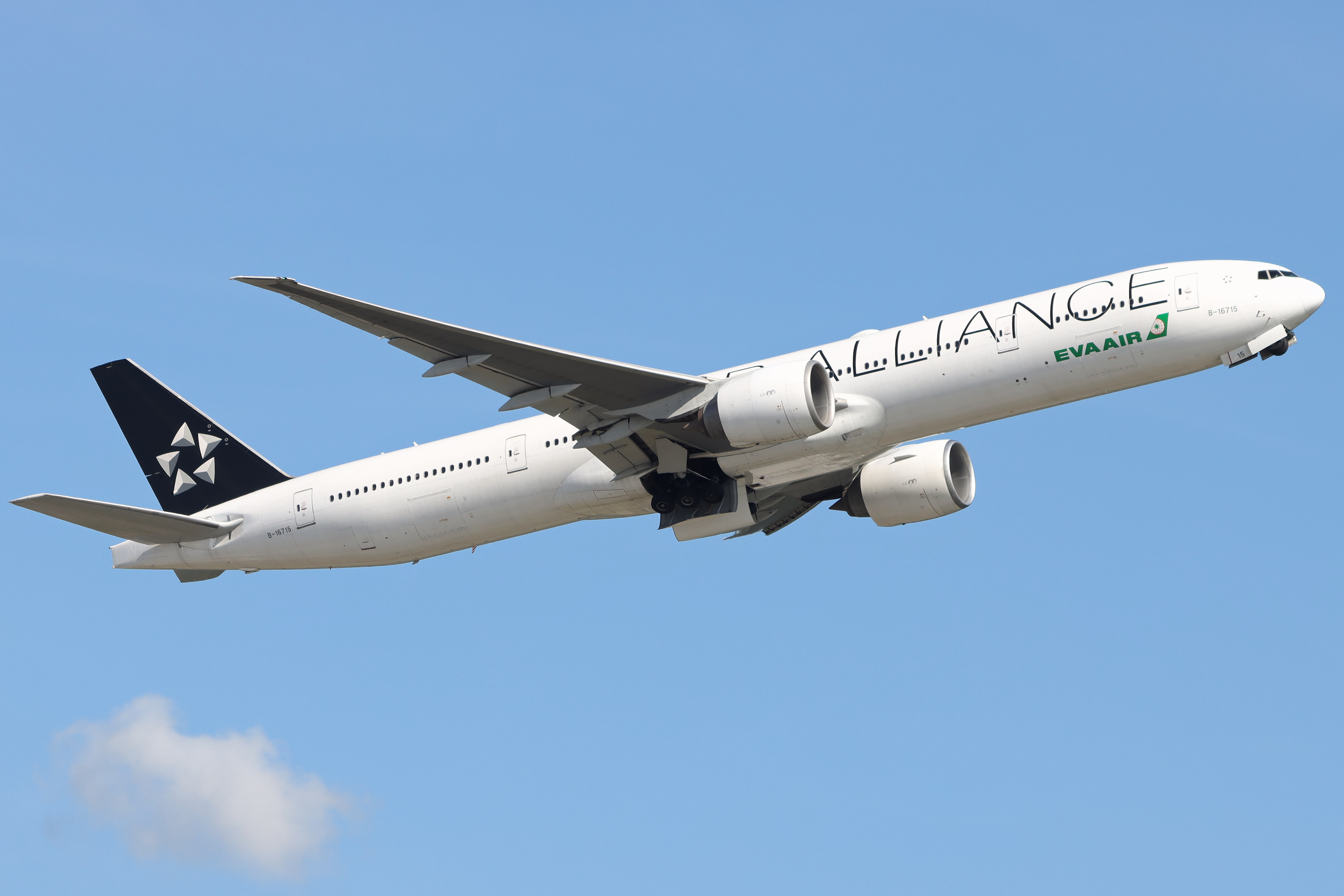 Full size: EVA Air Boeing 777-300ER B-16715 at Hong Kong International Airport