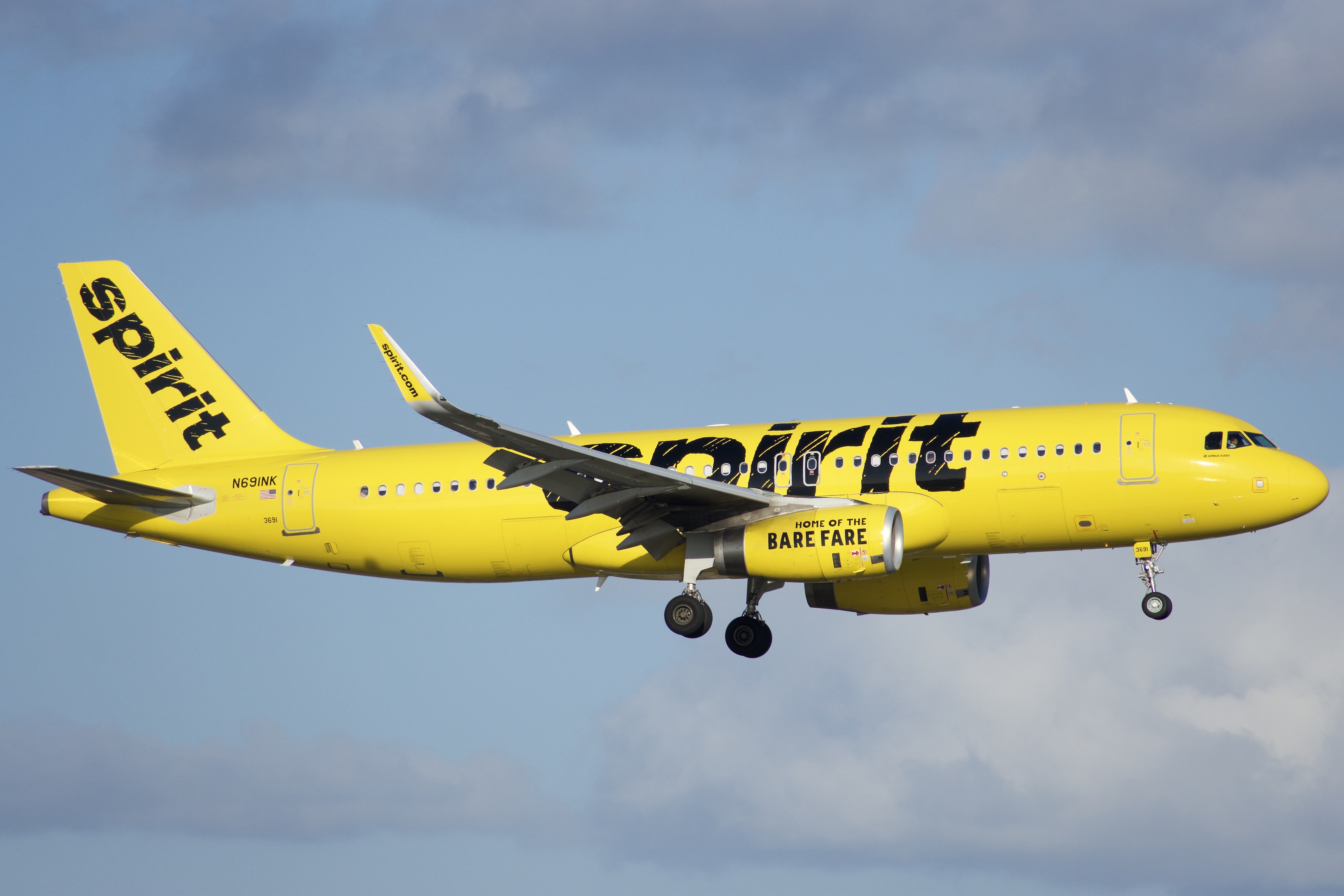 Full size: Spirit Airlines Airbus A320 N691NK at Orlando International Airport
