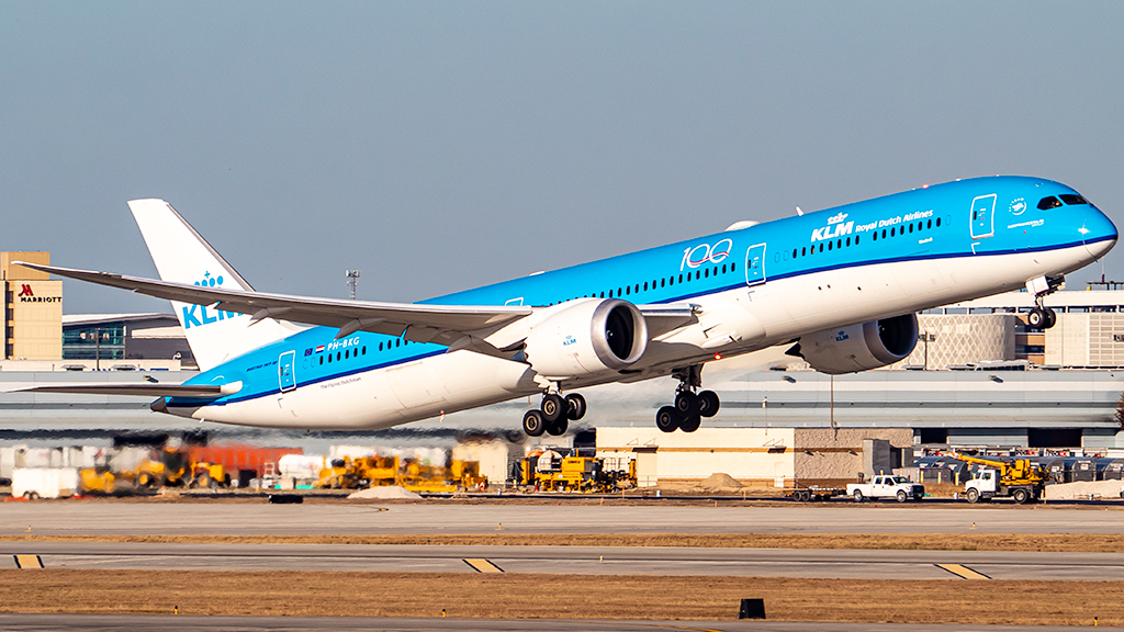 Full size: KLM Boeing 787-10 PH-BKD at Houston-George Bush Intercontinental Airport