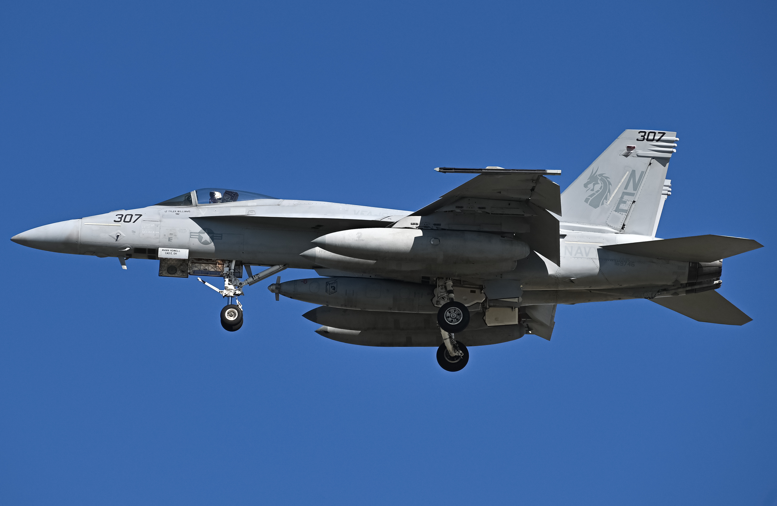 Full size: USN - United States Navy Boeing F/A-18E/F Super Hornet 169746 at North Island NAS