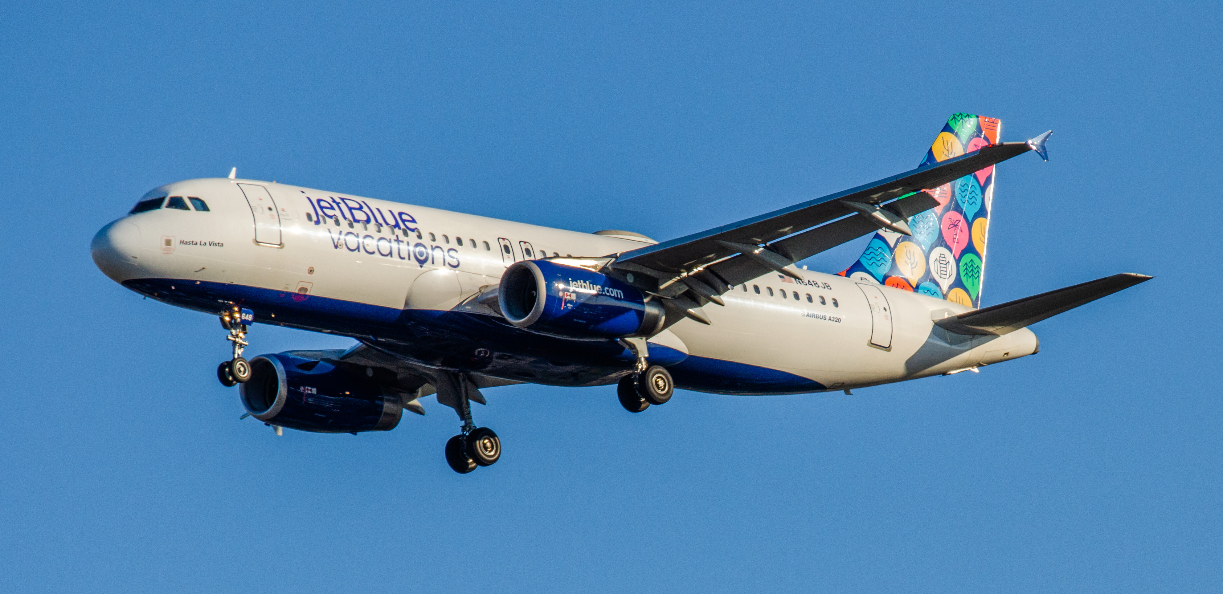 Full size: JetBlue Airways Airbus A320 N648JB at Newark Liberty International Airport