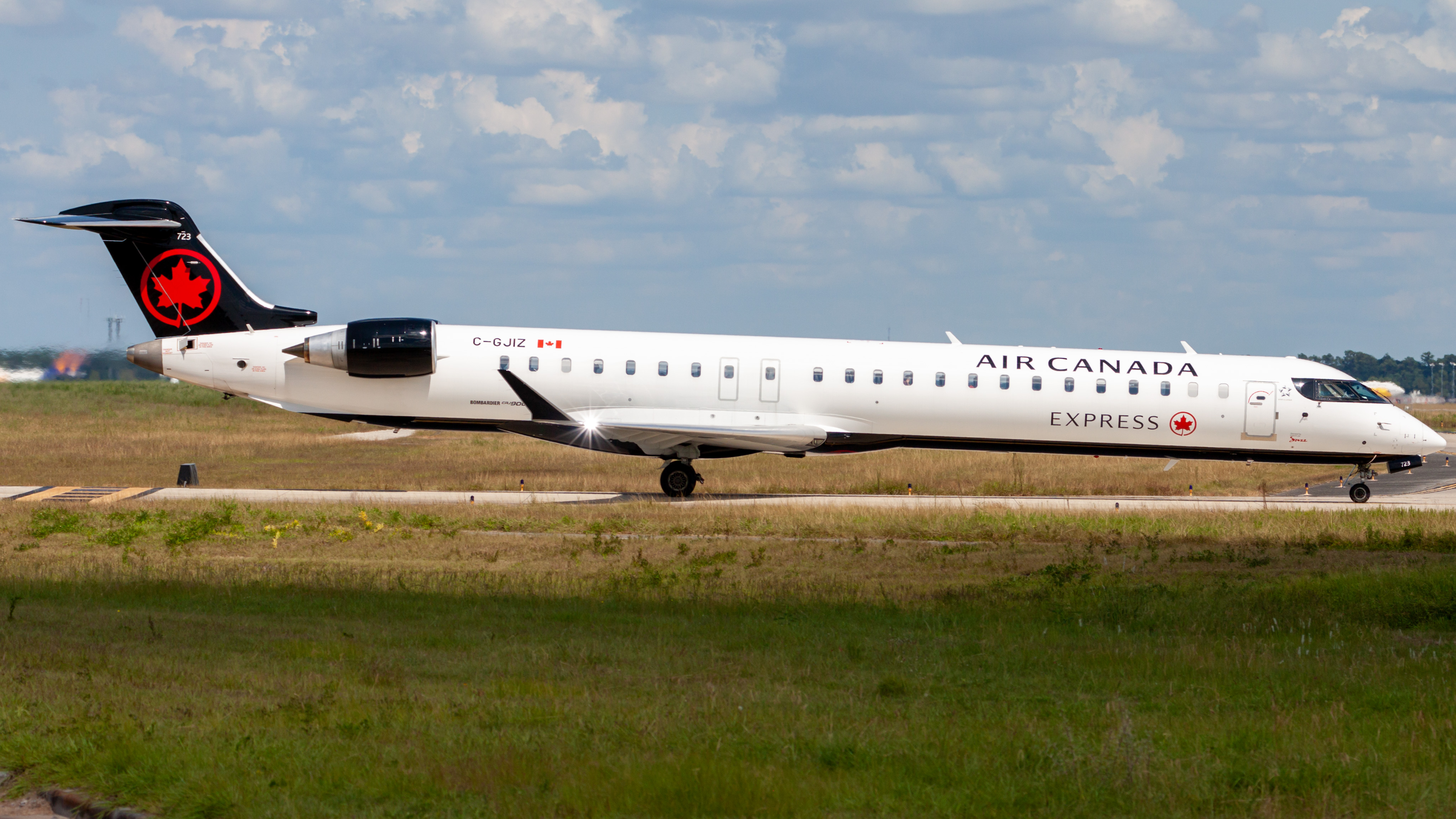 Full size: Air Canada Express Mitsubishi CRJ-900 C-GJIZ at Houston-George Bush Intercontinental Airport