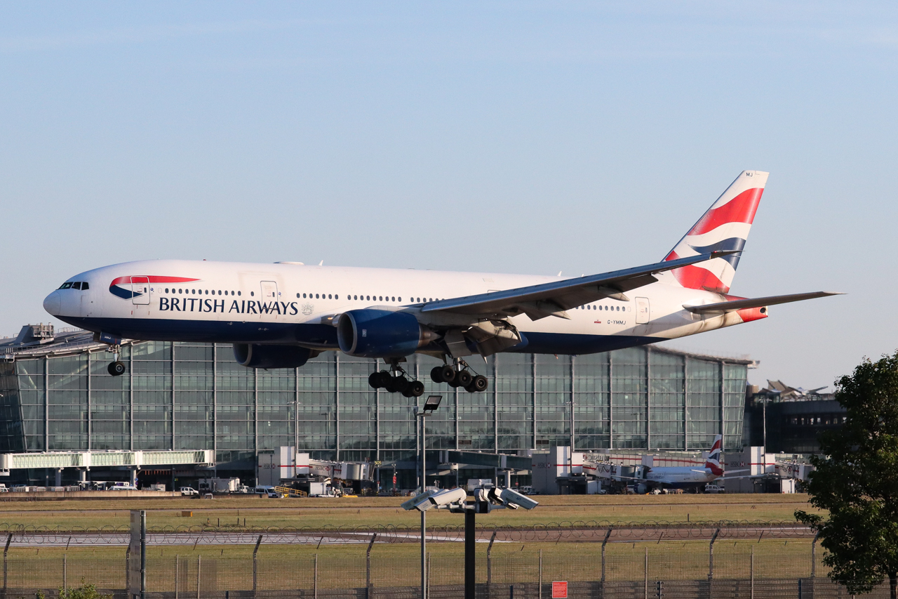 Full size: British Airways Boeing 777-200ER G-YMMJ at London Heathrow International Airport