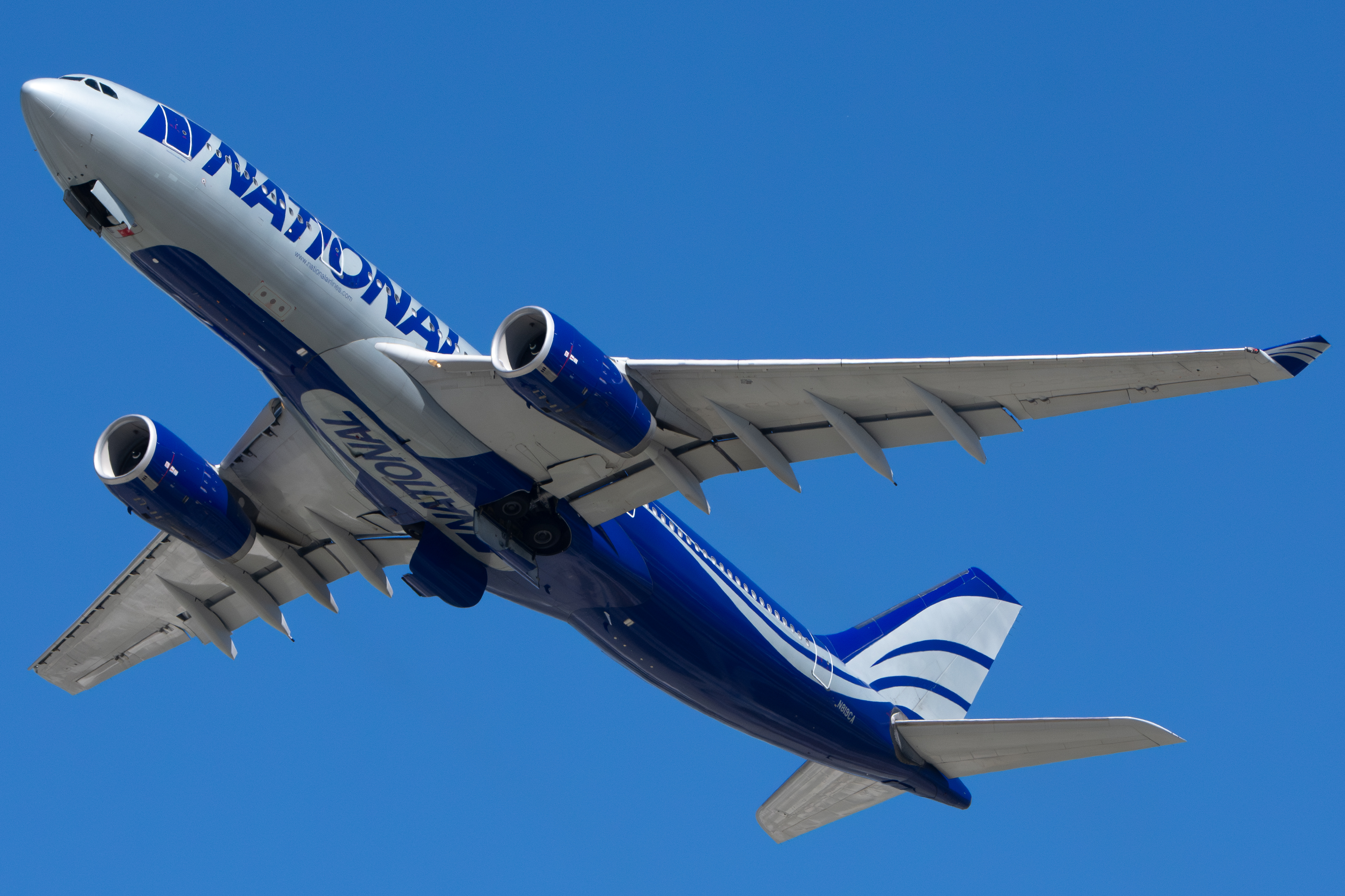 Full size: National Airlines Airbus A330-200 N819CA at Norman Y Mineta San Jose International Airport