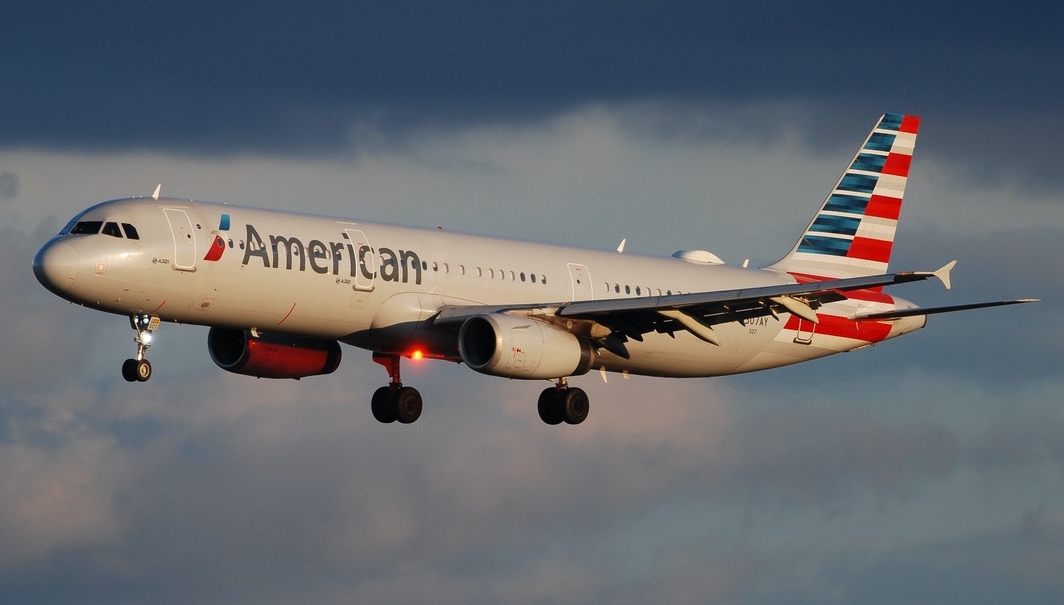 Full size: American Airlines Airbus A321-200 N507AY at Dallas-Fort Worth International Airport