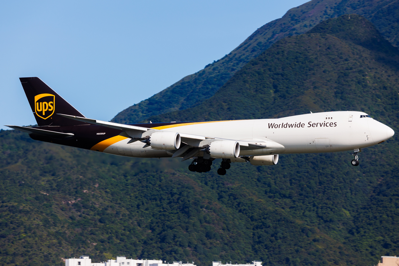 Full size: United Parcel Service Boeing 747-8F N608UP at Hong Kong International Airport