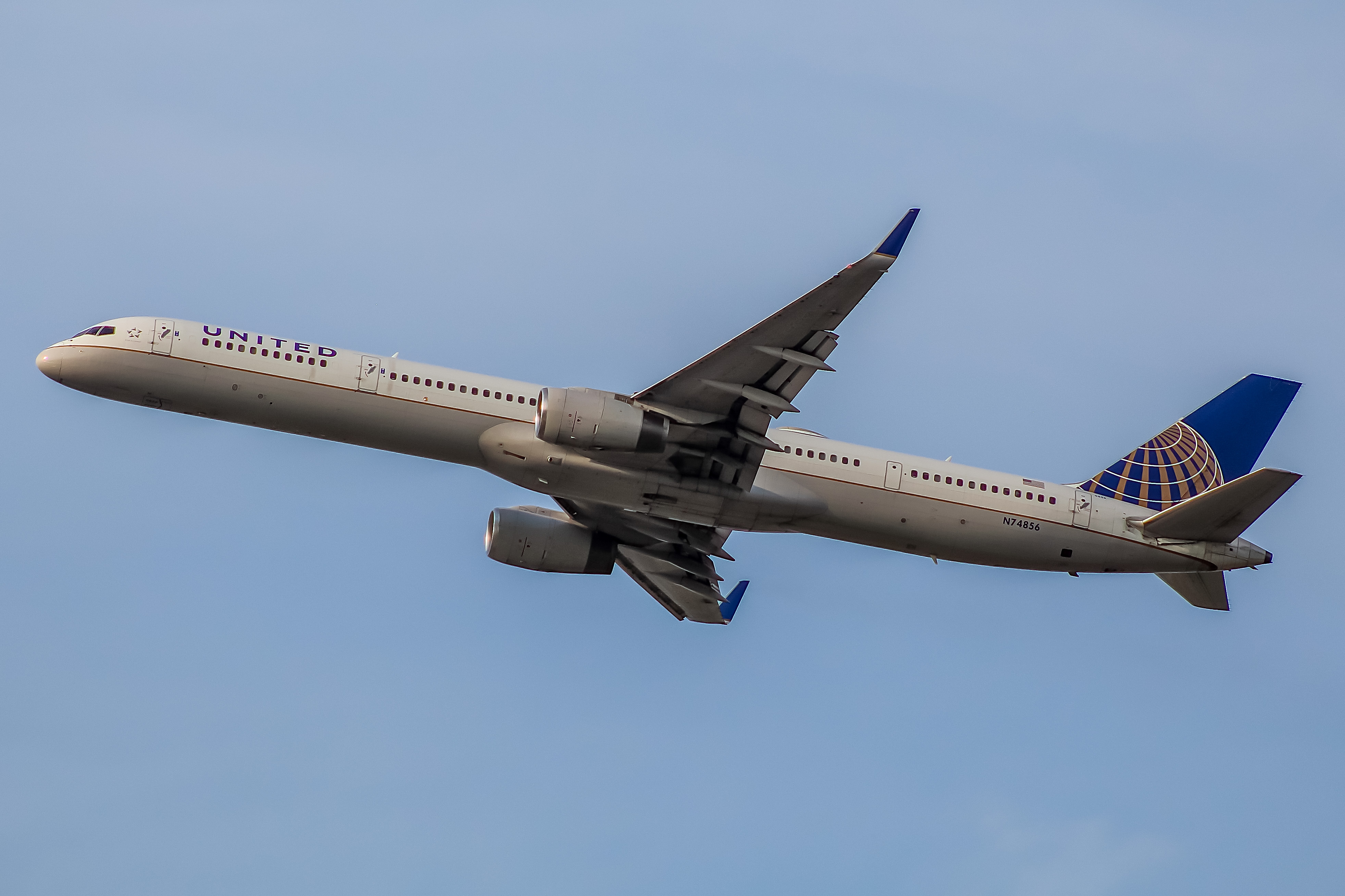 Full size: United Airlines Boeing 757-300 N74856 at Chicago O'Hare International Airport