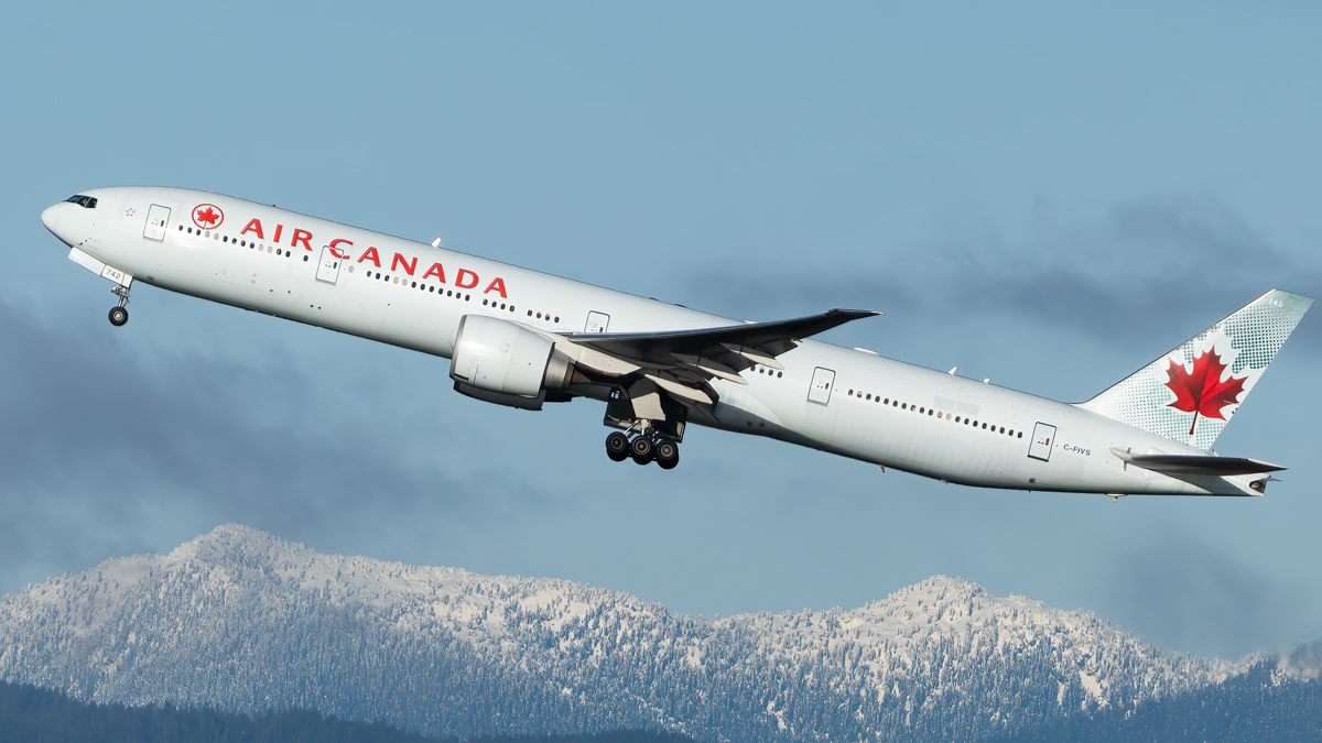 Full size: Air Canada Boeing 777-300ER C-FIVS at Vancouver International Airport