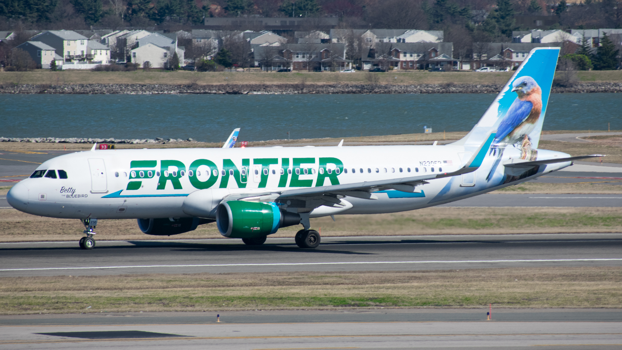 Full size: Frontier Airlines Airbus A320 N230FR at Ronald Reagan National Airport