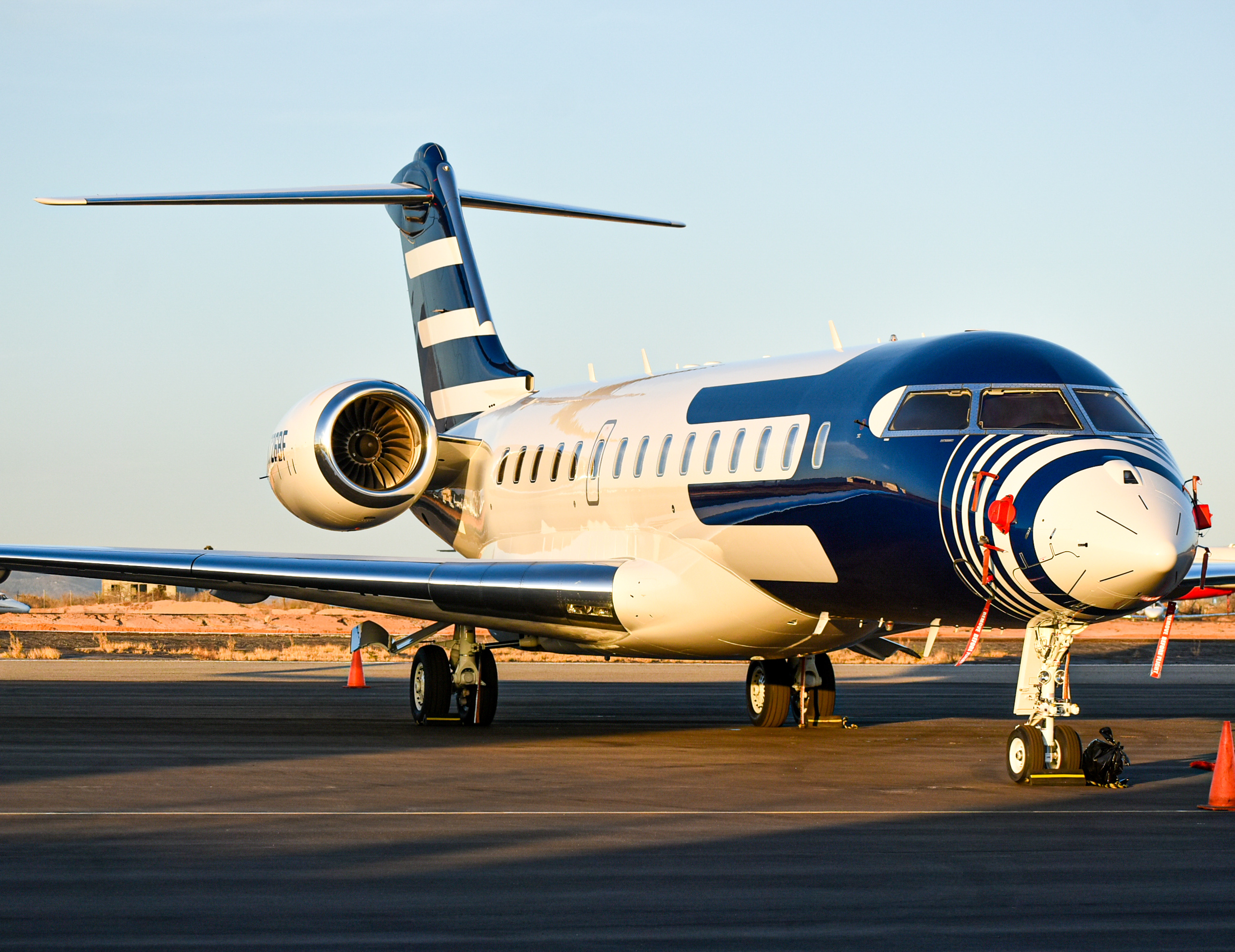 Full size: PRIVATE Bombardier Global 6000 N726BF at Aeropuerto de Cabo San Lucas Internacional