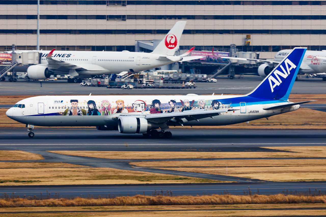 Full size: All Nippon Airways Boeing 767-300ER JA608A at Tokyo-Haneda Airport