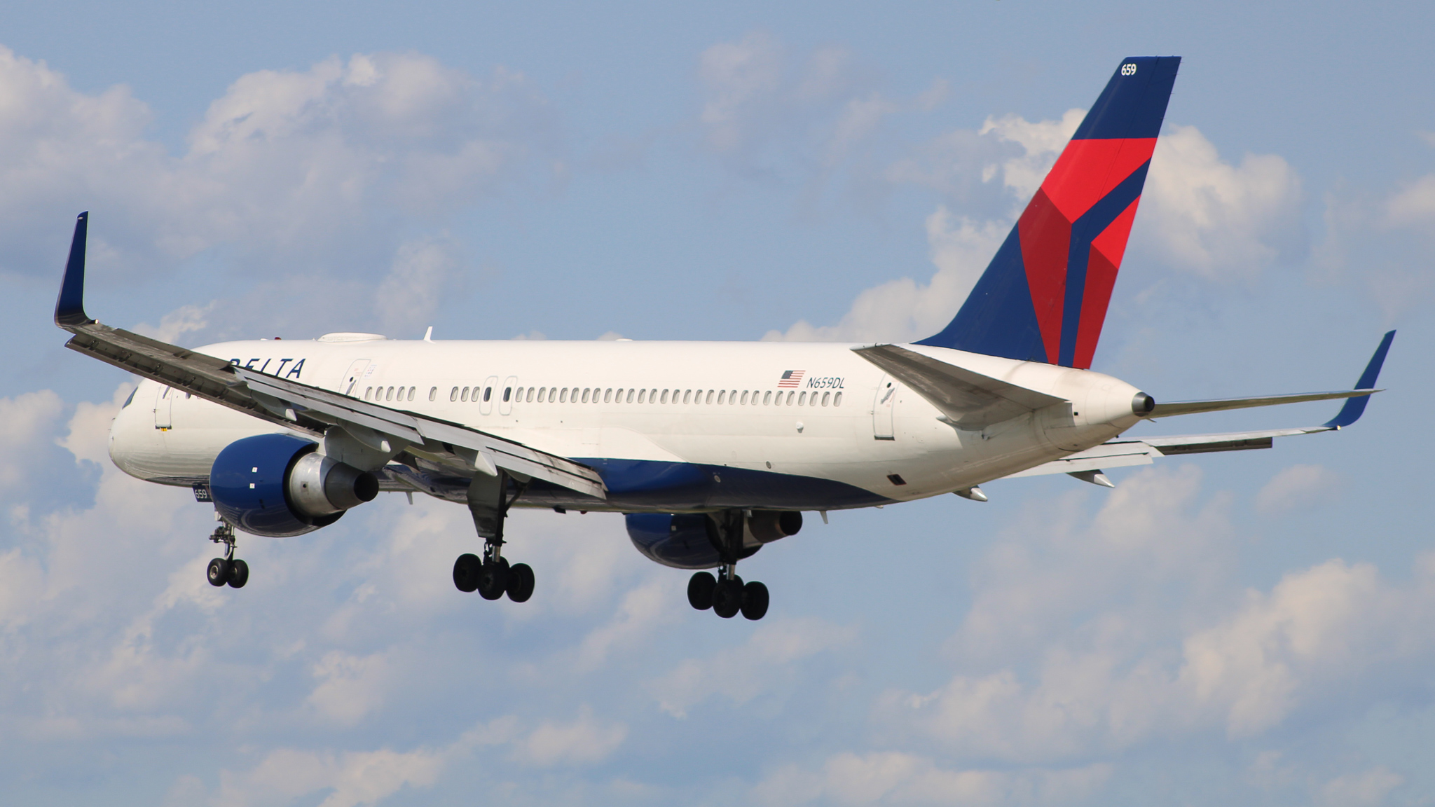 Full size: Delta Airlines Boeing 757-200 N659DL at Baltimore/Washington International Thurgood Marshall Airport