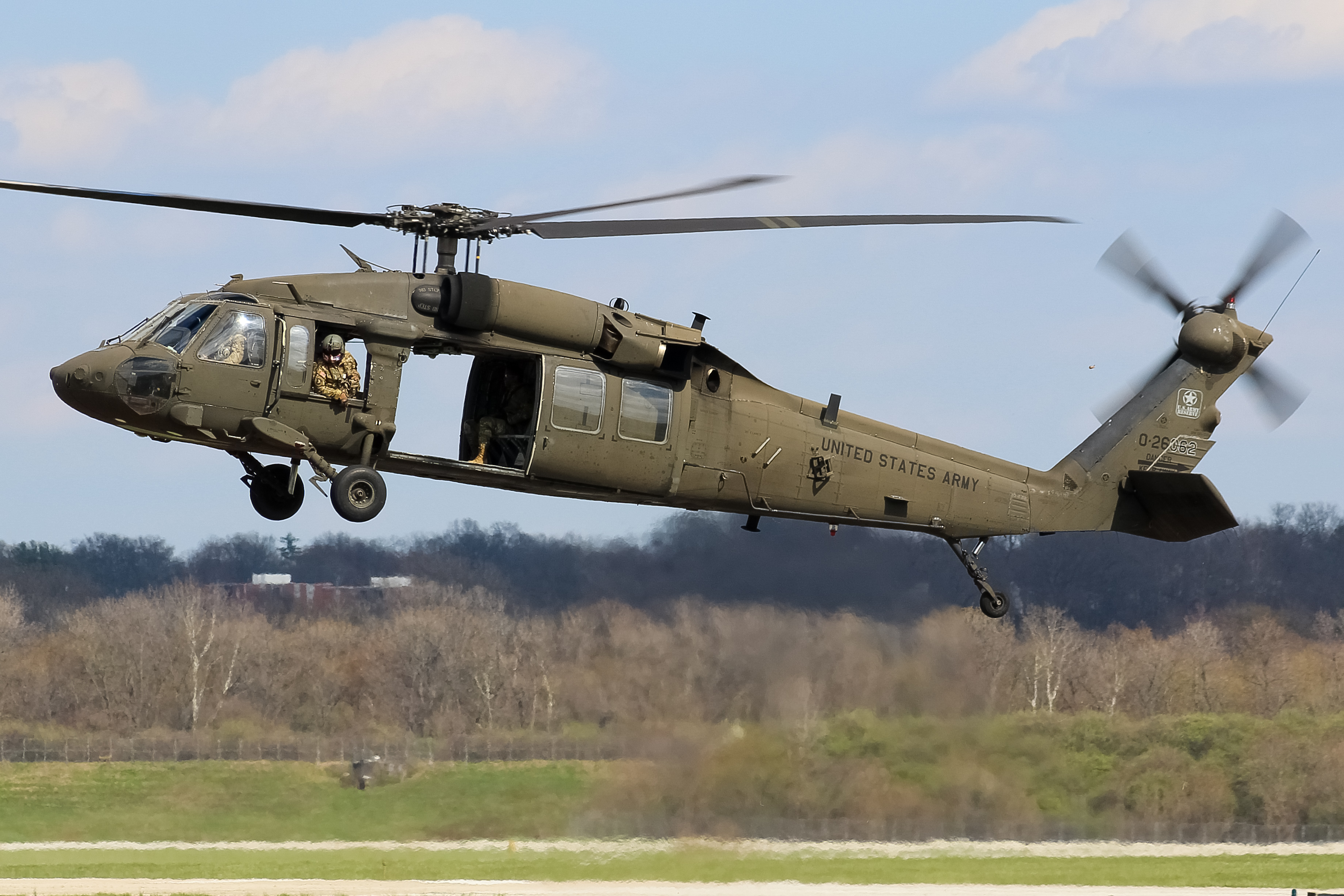Full size: USA- United States Army  UH-60 Blackhawk 0-26062 at Cincinnati Municipal Airport/Lunken Field