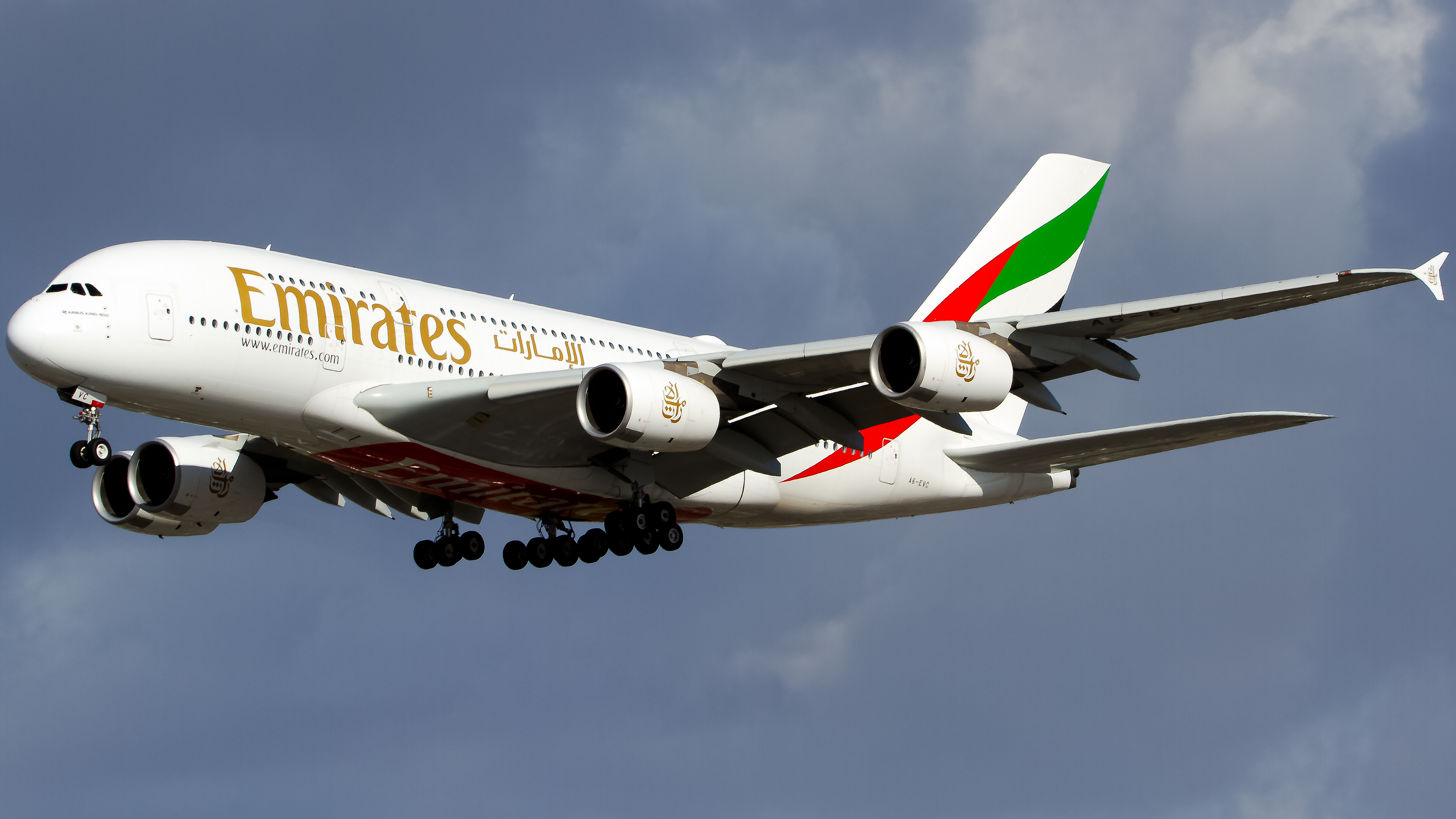 Full size: Emirates Airbus A380-800 A6-EVC at Los Angeles International Airport