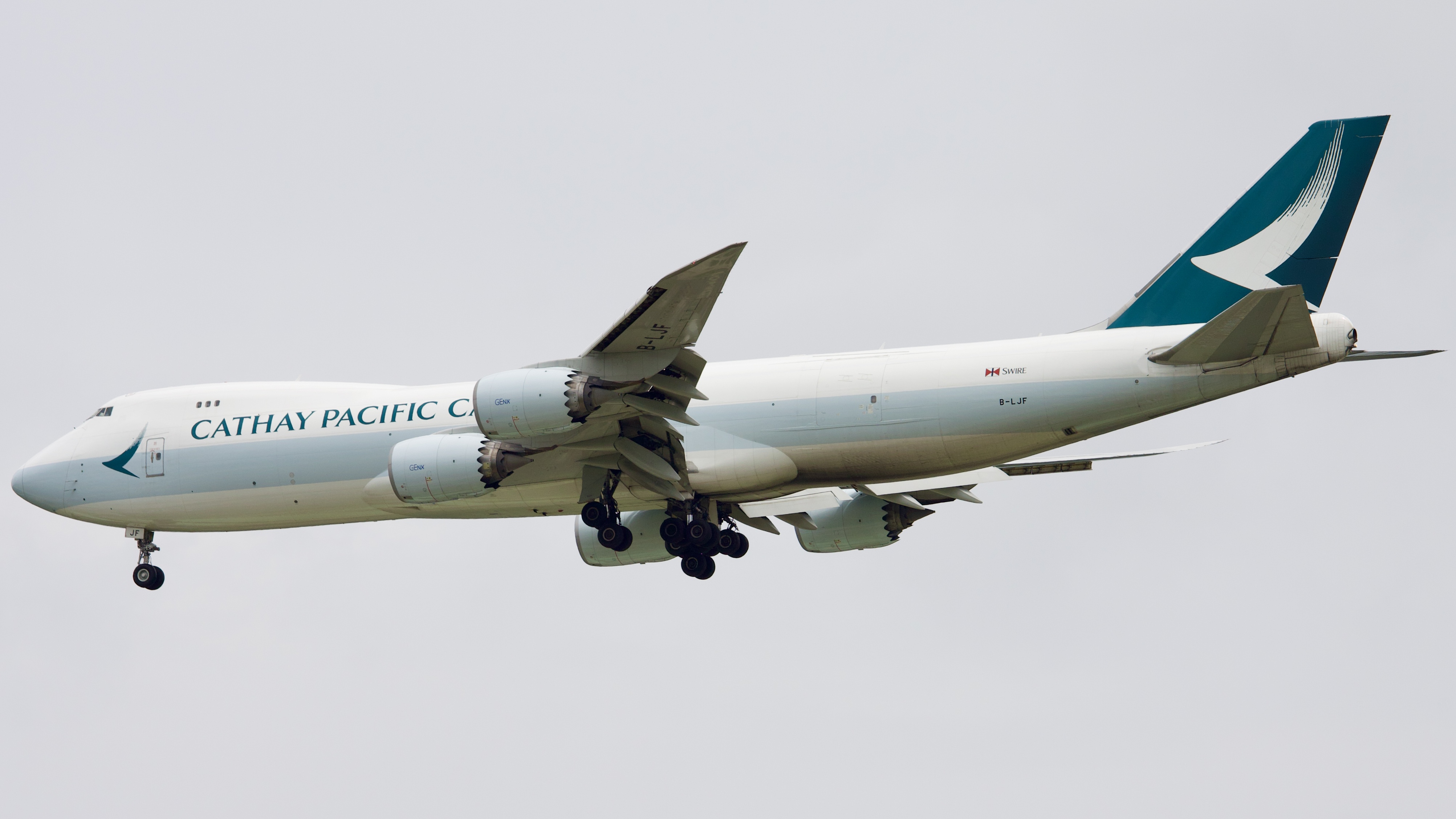 Full size: Cathay Pacific Cargo Boeing 747-8F B-LJF at Houston-George Bush Intercontinental Airport