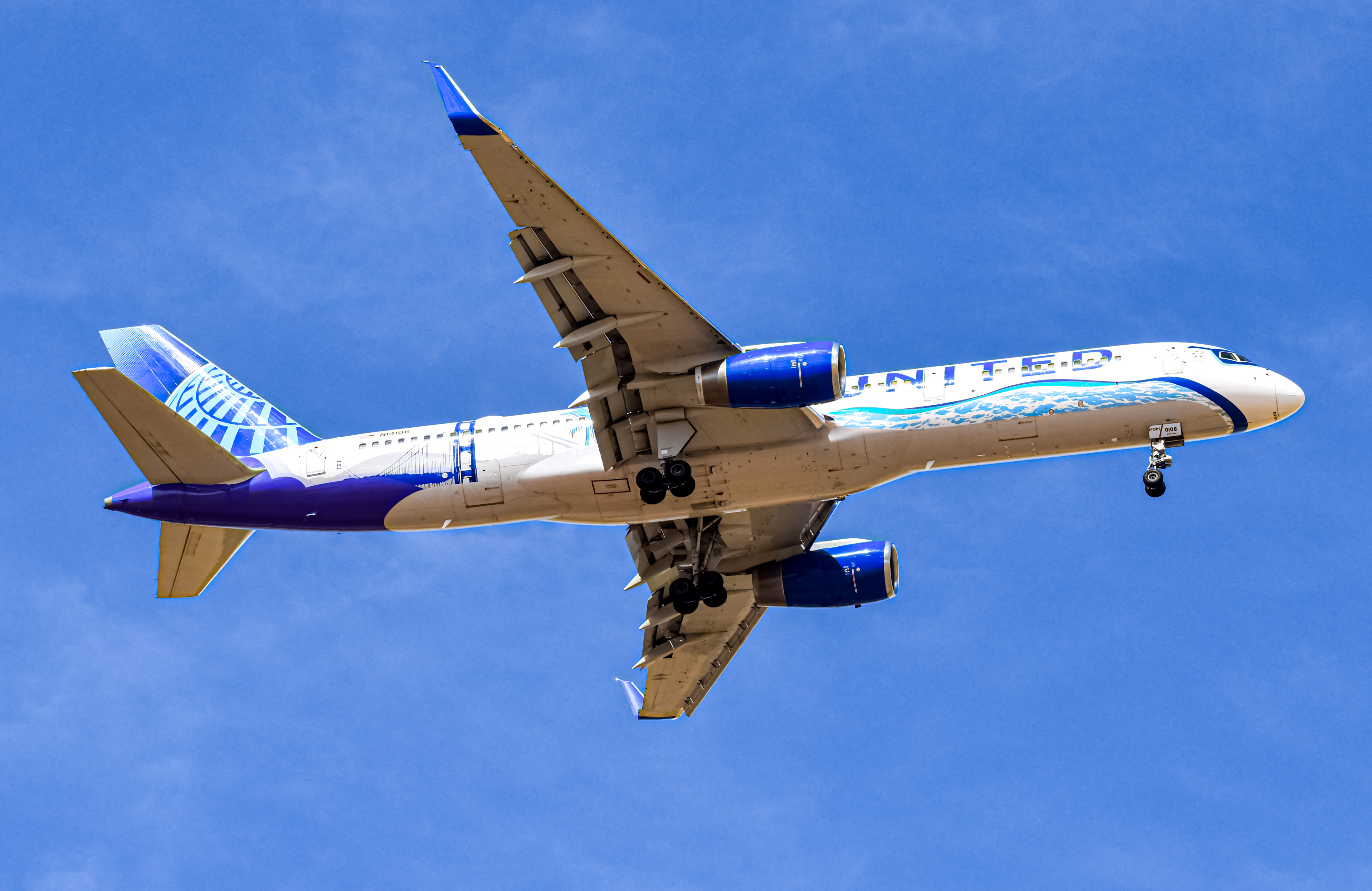 Full size: United Airlines Boeing 757-200 N14106 at Denver International Airport