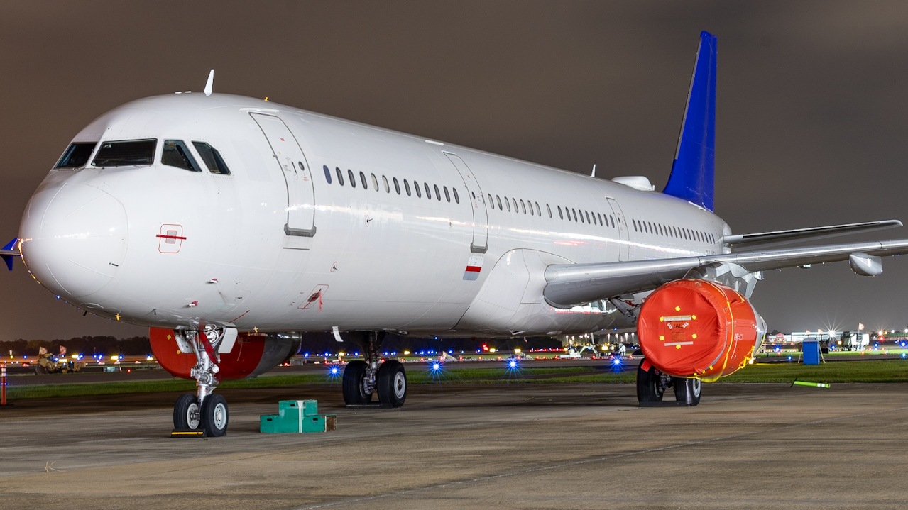 Full size: PRIVATE Airbus A321-200 N995CM at Tampa International Airport