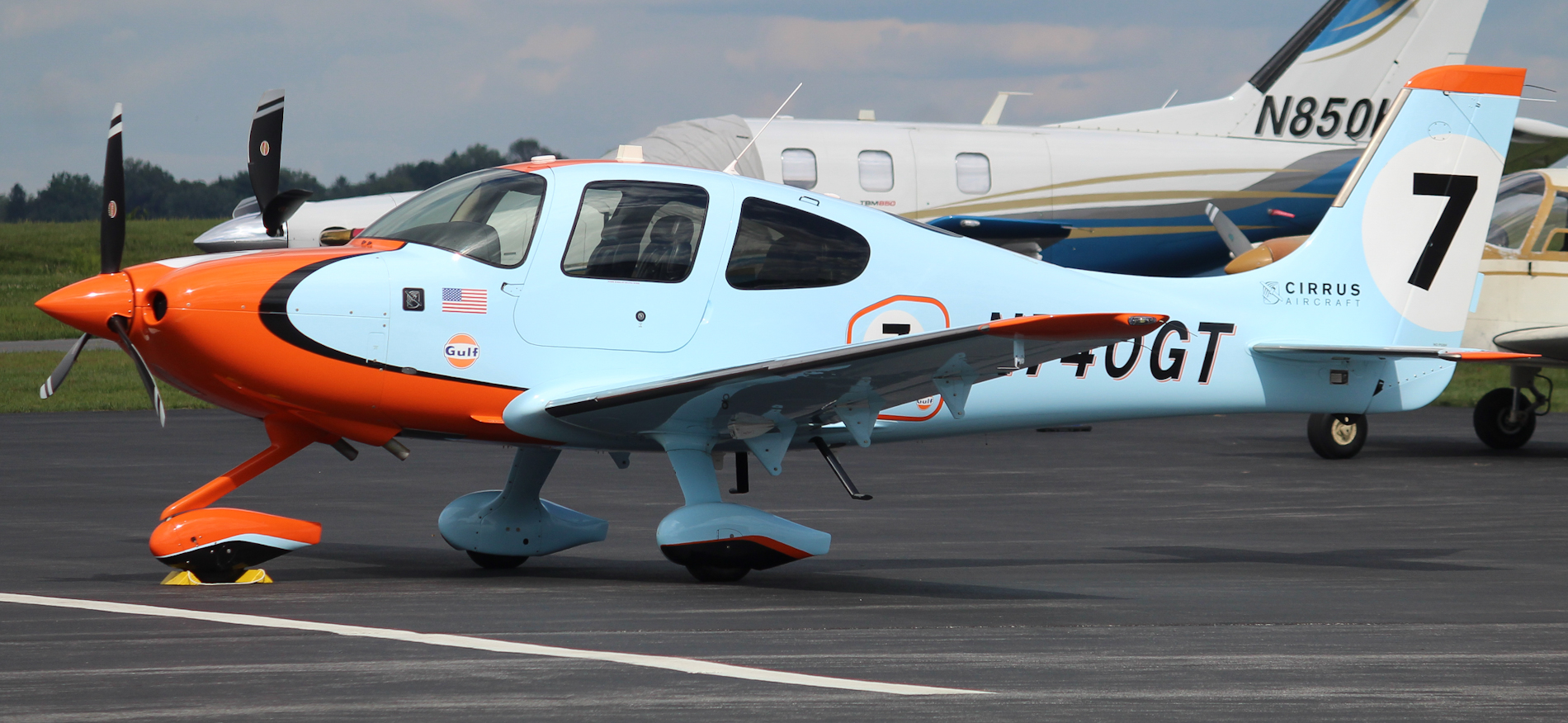 Full size: PRIVATE Cirrus SR22 N740GT at Lancaster Airport
