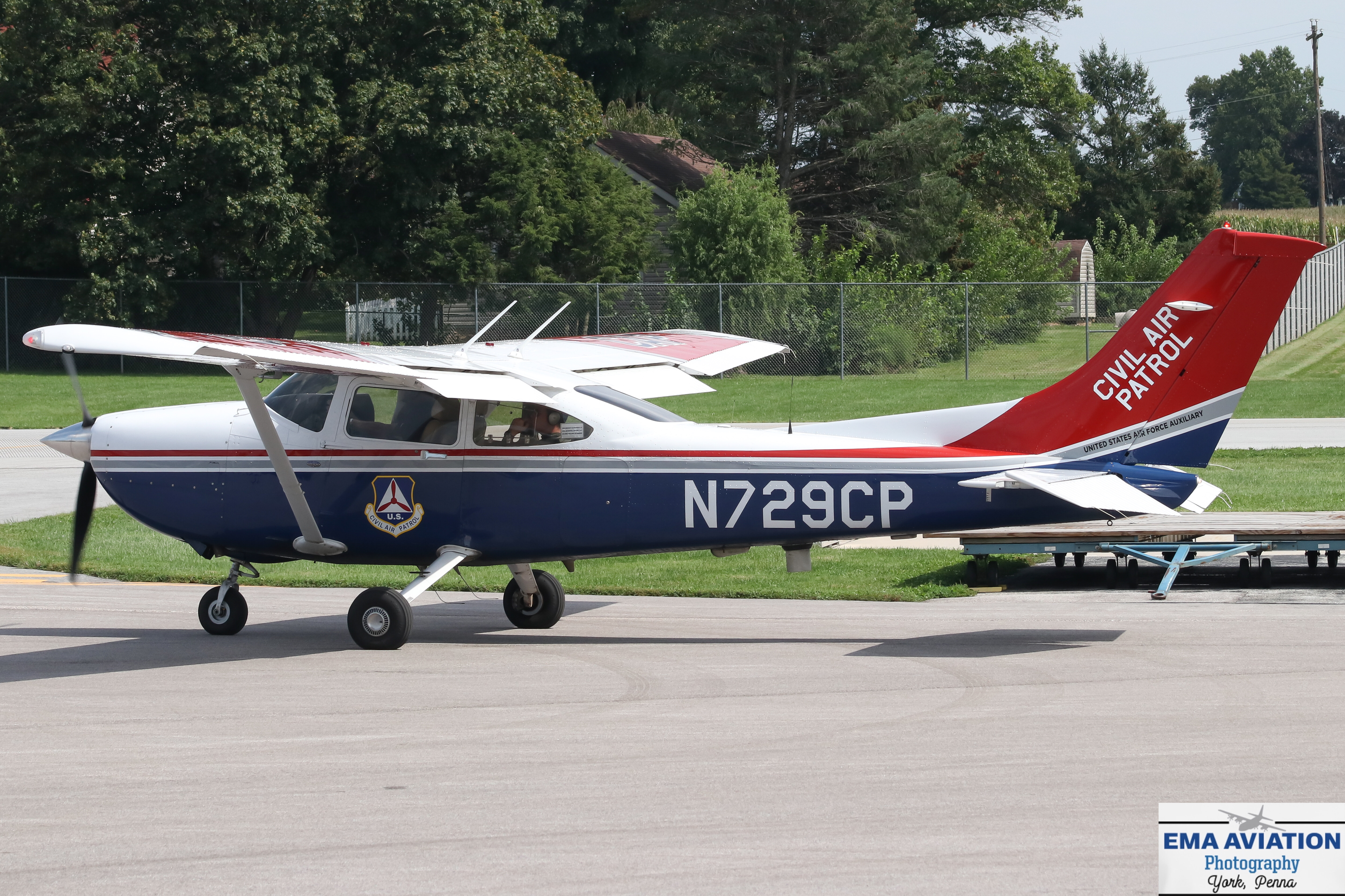 Full size: Civil Air Patrol  Cessna 182 Skylane N729CP at York Airport