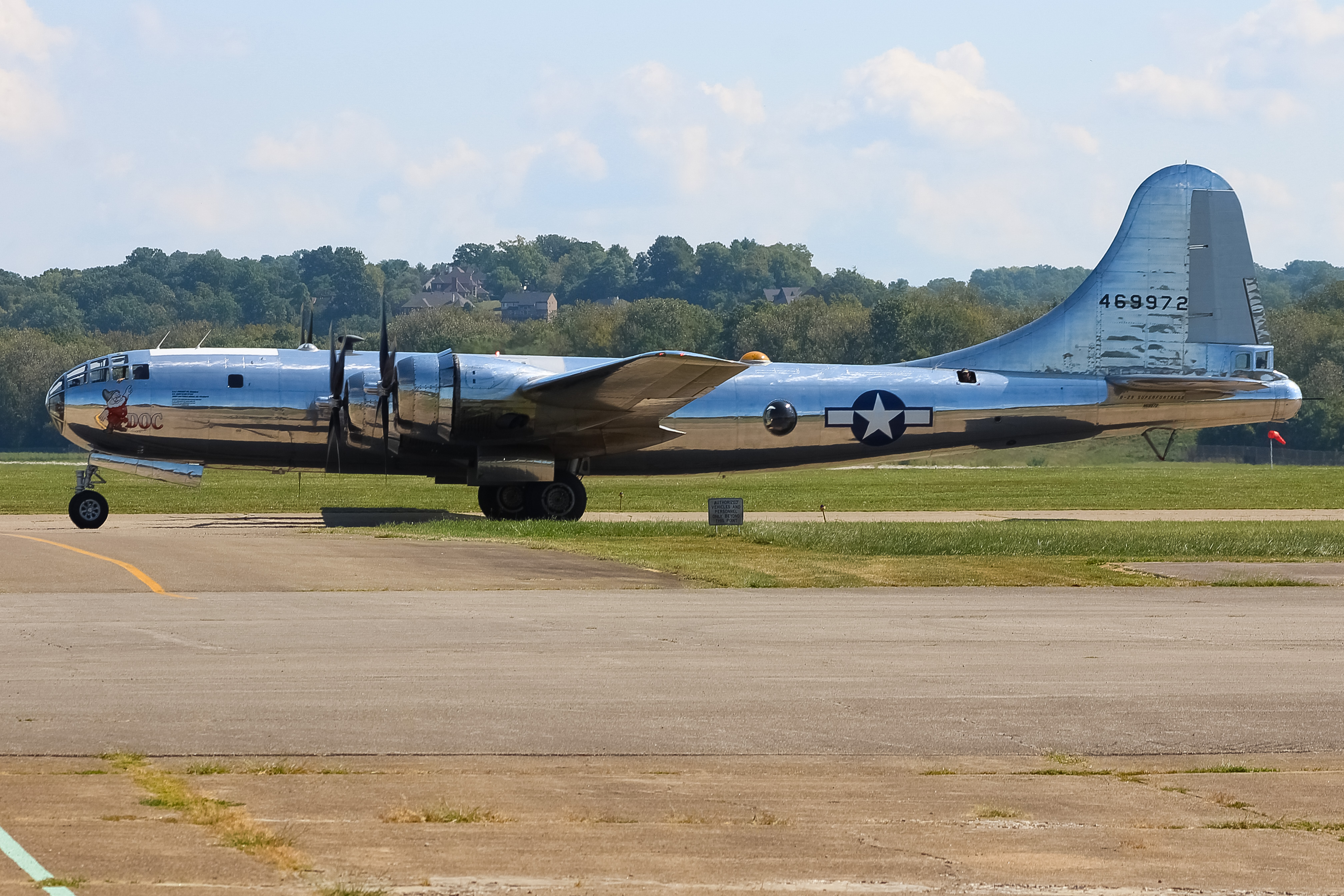 Full size: PRIVATE Boeing B-29 SuperFortress N69972 at Cincinnati Municipal Airport/Lunken Field