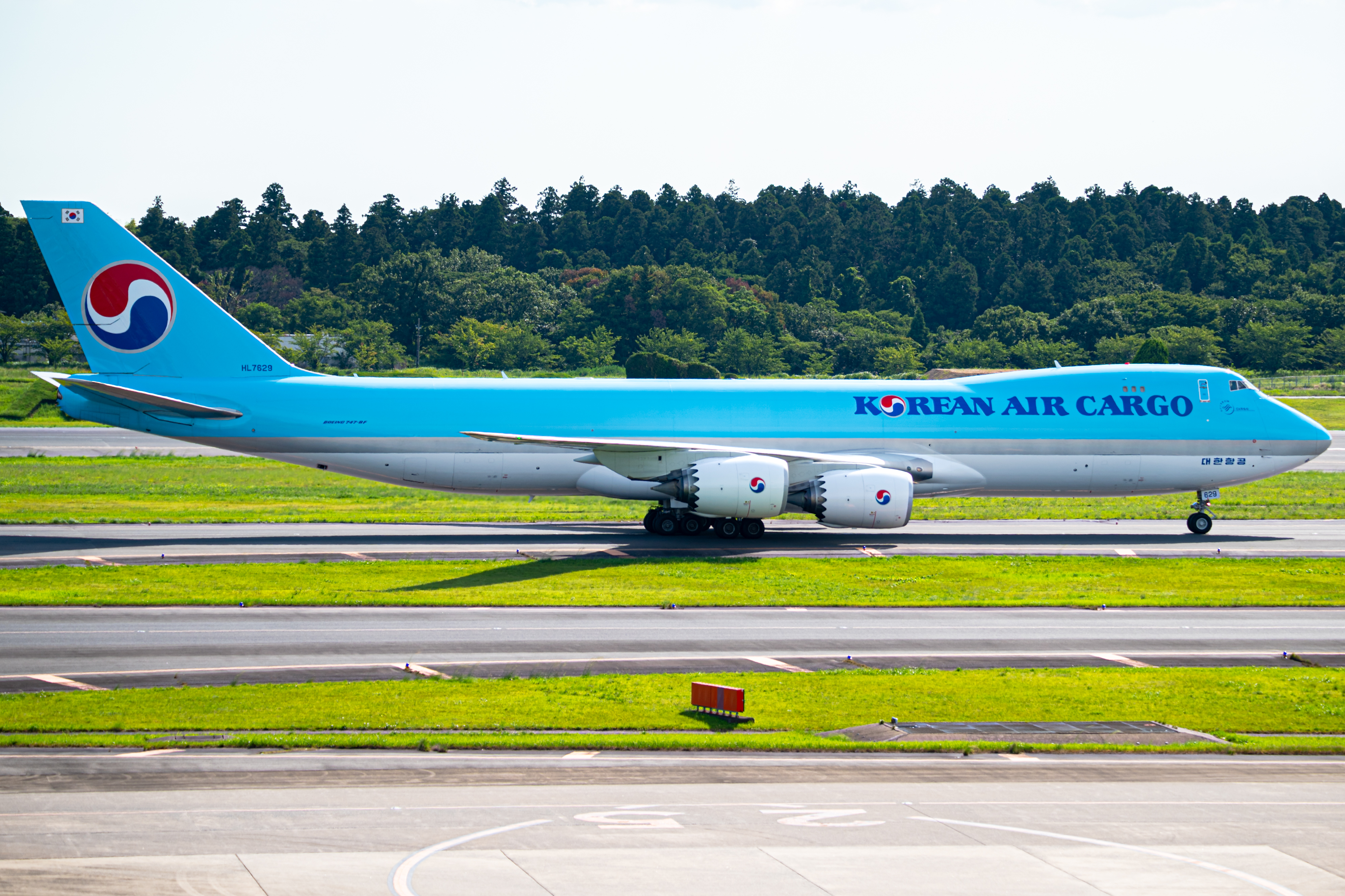 Full size: Korean Air Cargo Boeing 747-8F HL7629 at Tokyo-Narita International Airport