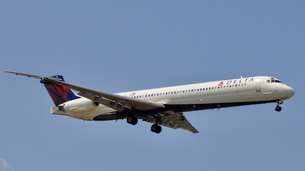 Full size: Delta Airlines Mcdonnell Douglas MD-88 N965DL at Chicago O'Hare International Airport