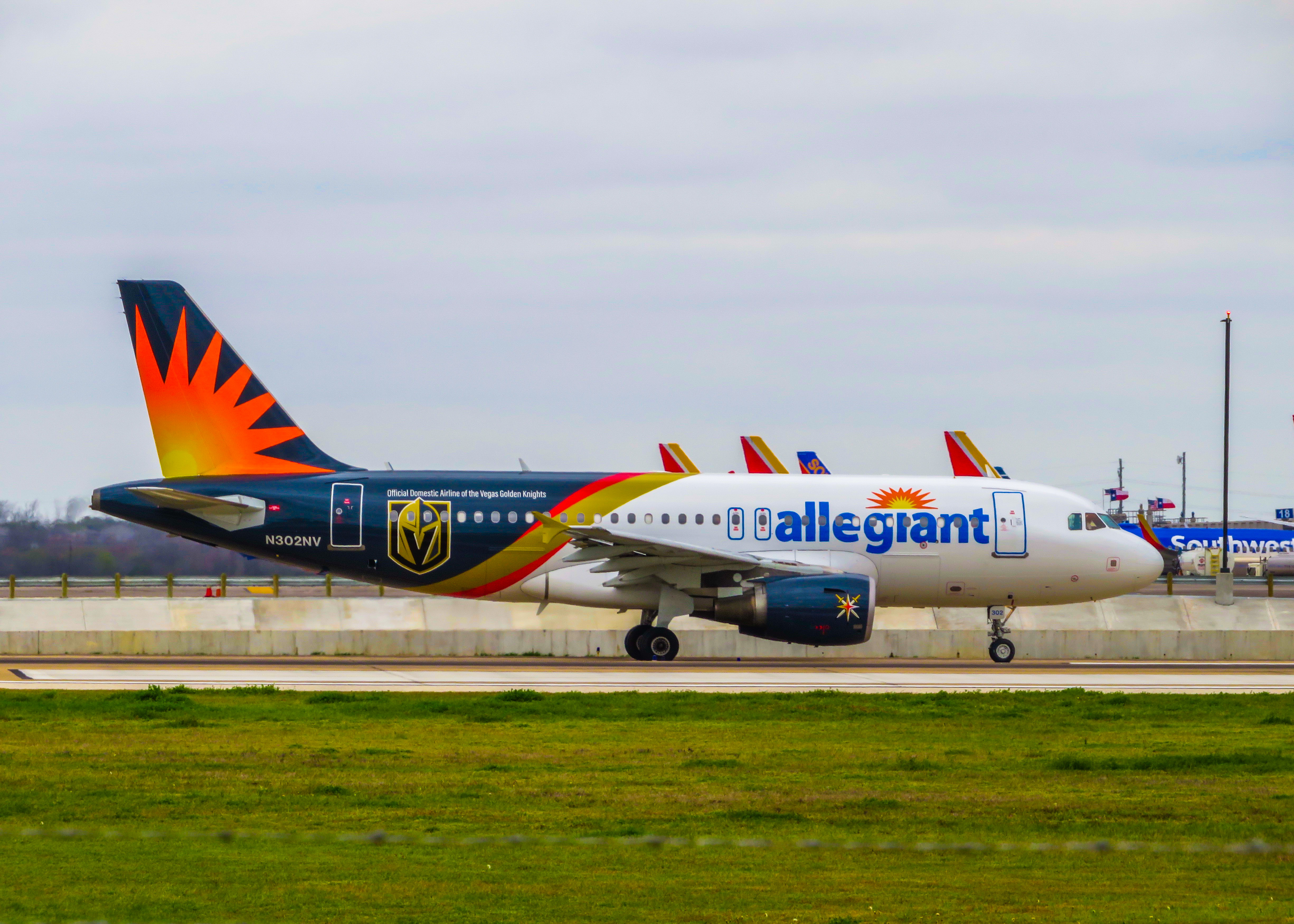 Full size: Allegiant Airlines Airbus A320 N302NV at Austin-Bergstrom International Airport