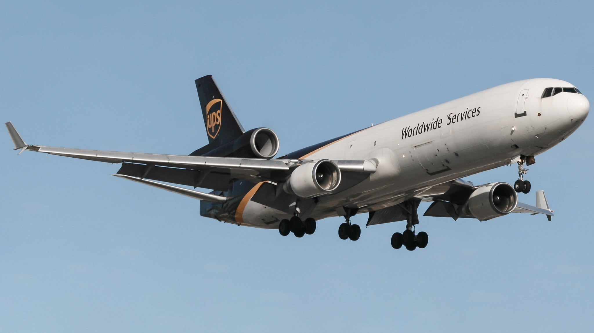 Full size: United Parcel Service McDonnell Douglas MD-11F N293UP at Lester B Pearson International Airport