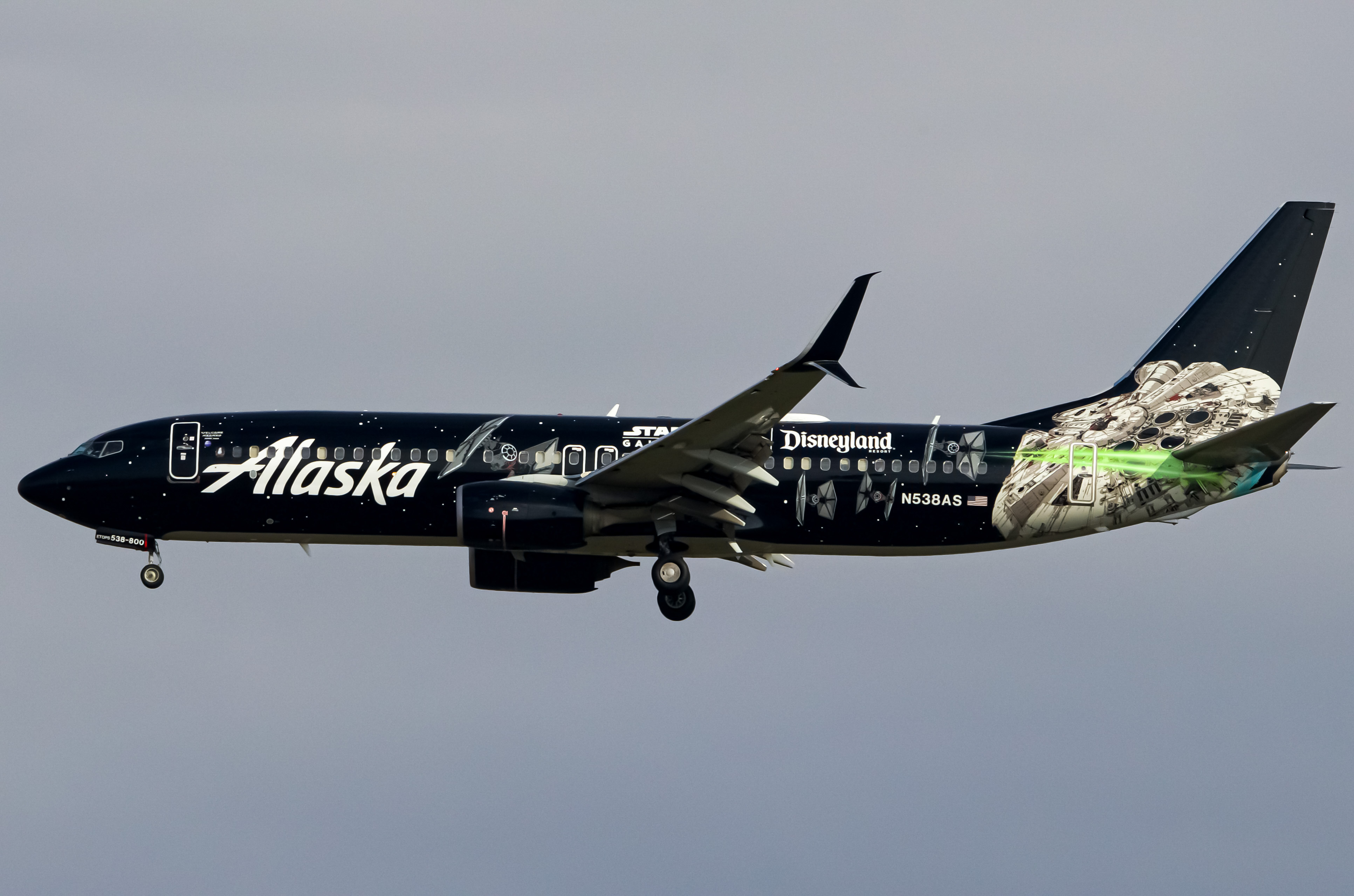 Full size: Alaska Airlines Boeing 737-800 N538AS at Will Rogers World Airport