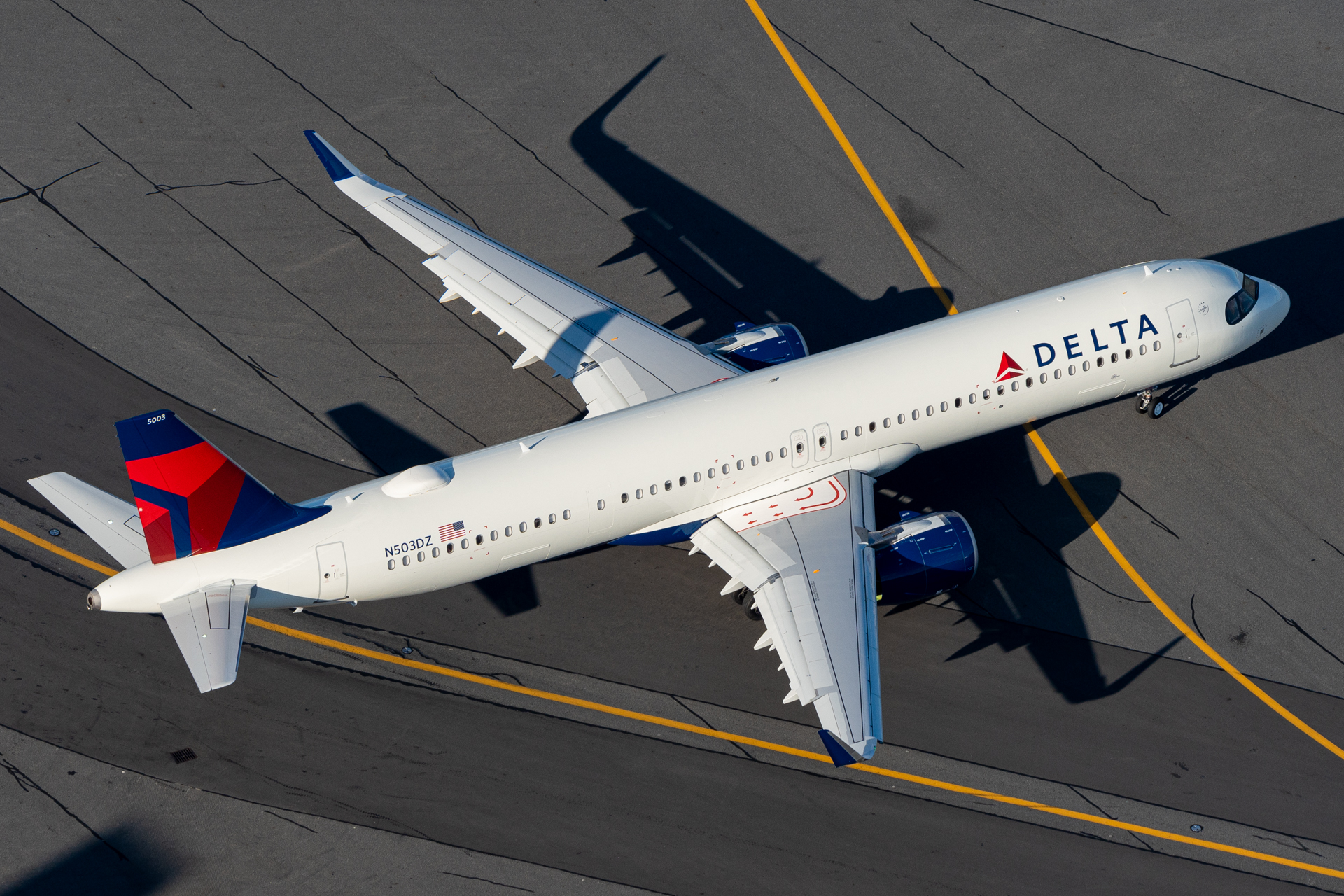 Full size: Delta Airlines Airbus A321NEO N503DZ at General Edward Lawrence Logan International Airport